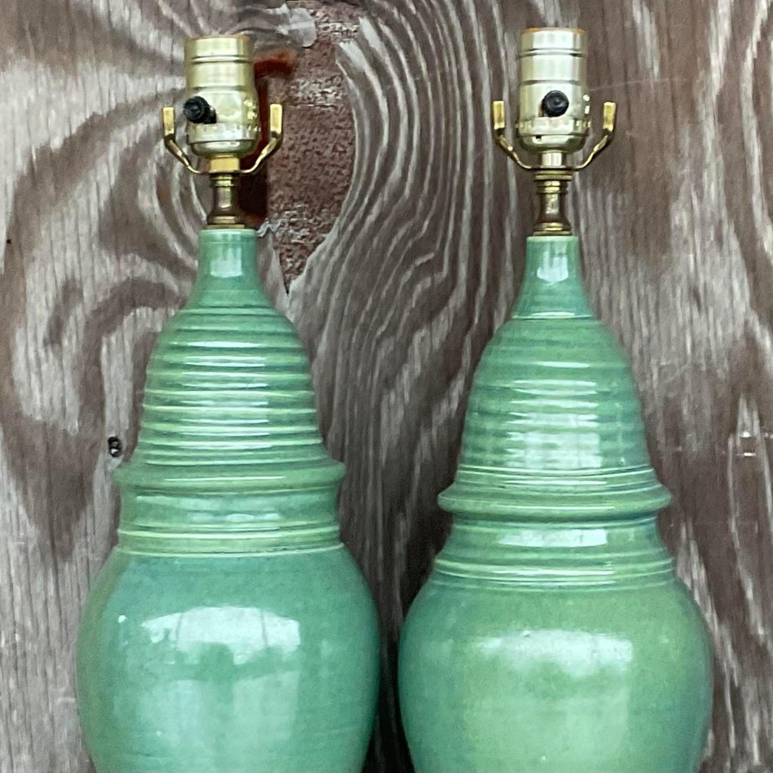 Vintage Boho glasierte Keramik Tischlampen - ein Paar (20. Jahrhundert) im Angebot