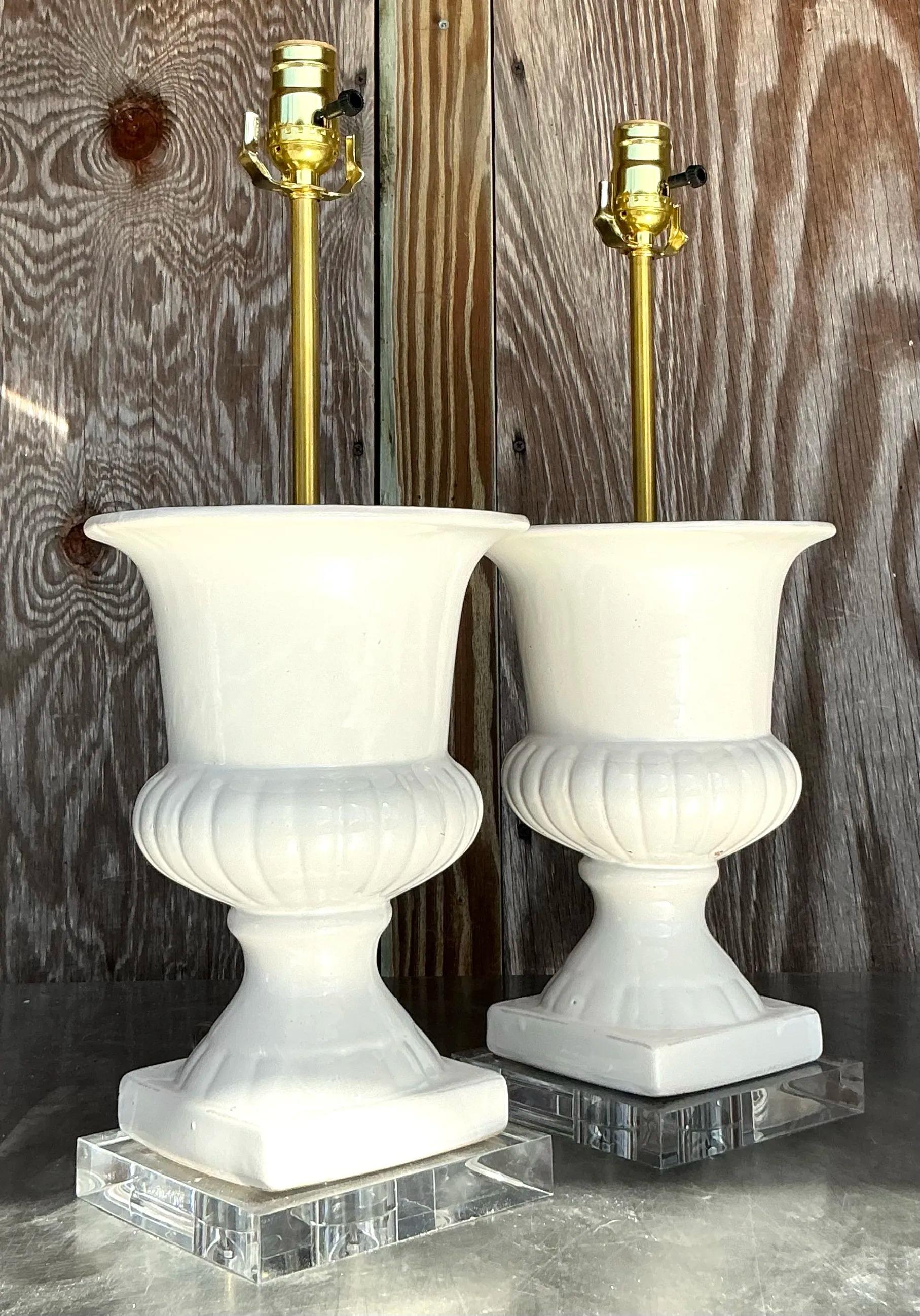 Hollywood Regency Paire de lampes Urnes Vintage en céramique émaillée Boho en vente