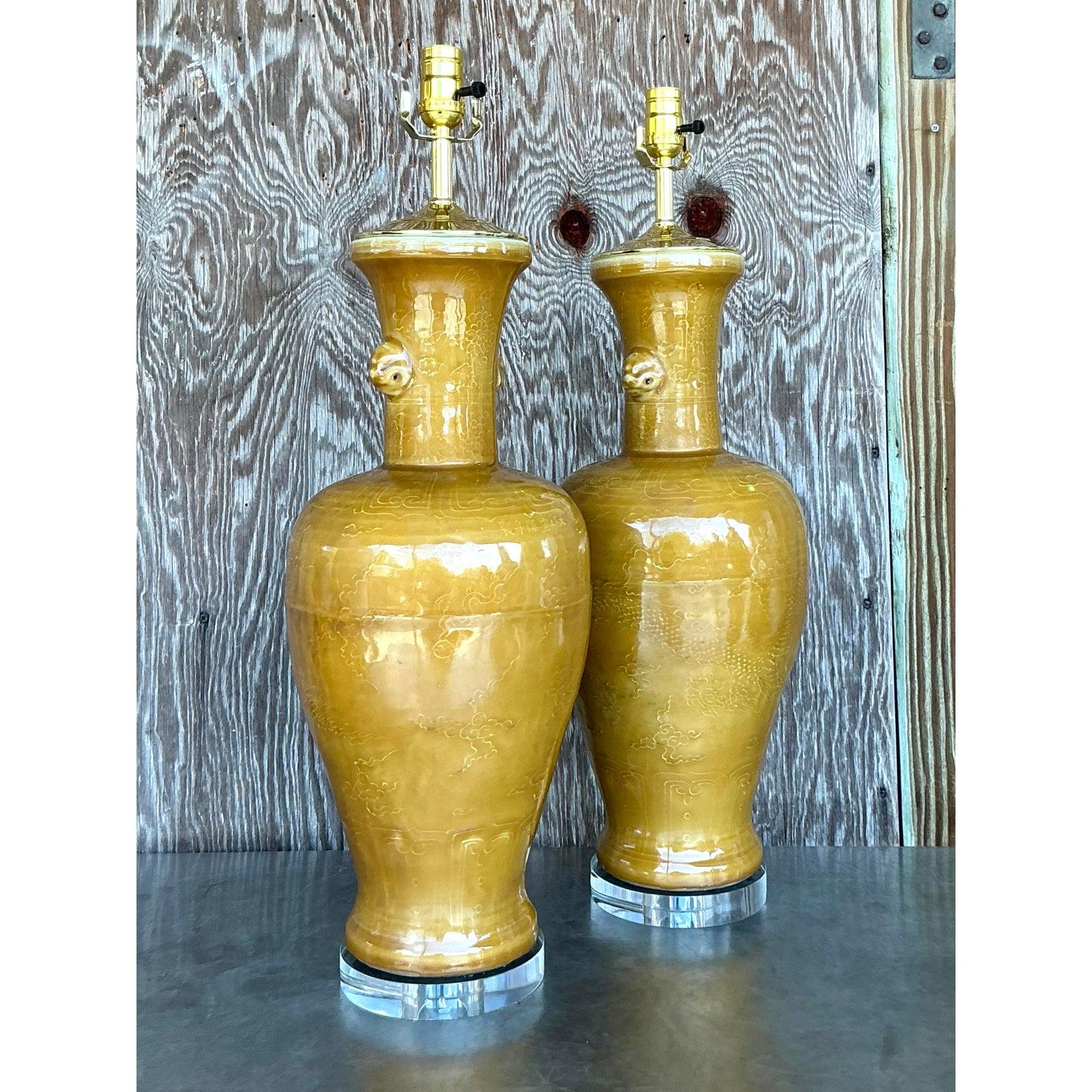 Lámparas en relieve de porcelana esmaltada Boho Vintage - Pareja en Bueno estado para la venta en west palm beach, FL