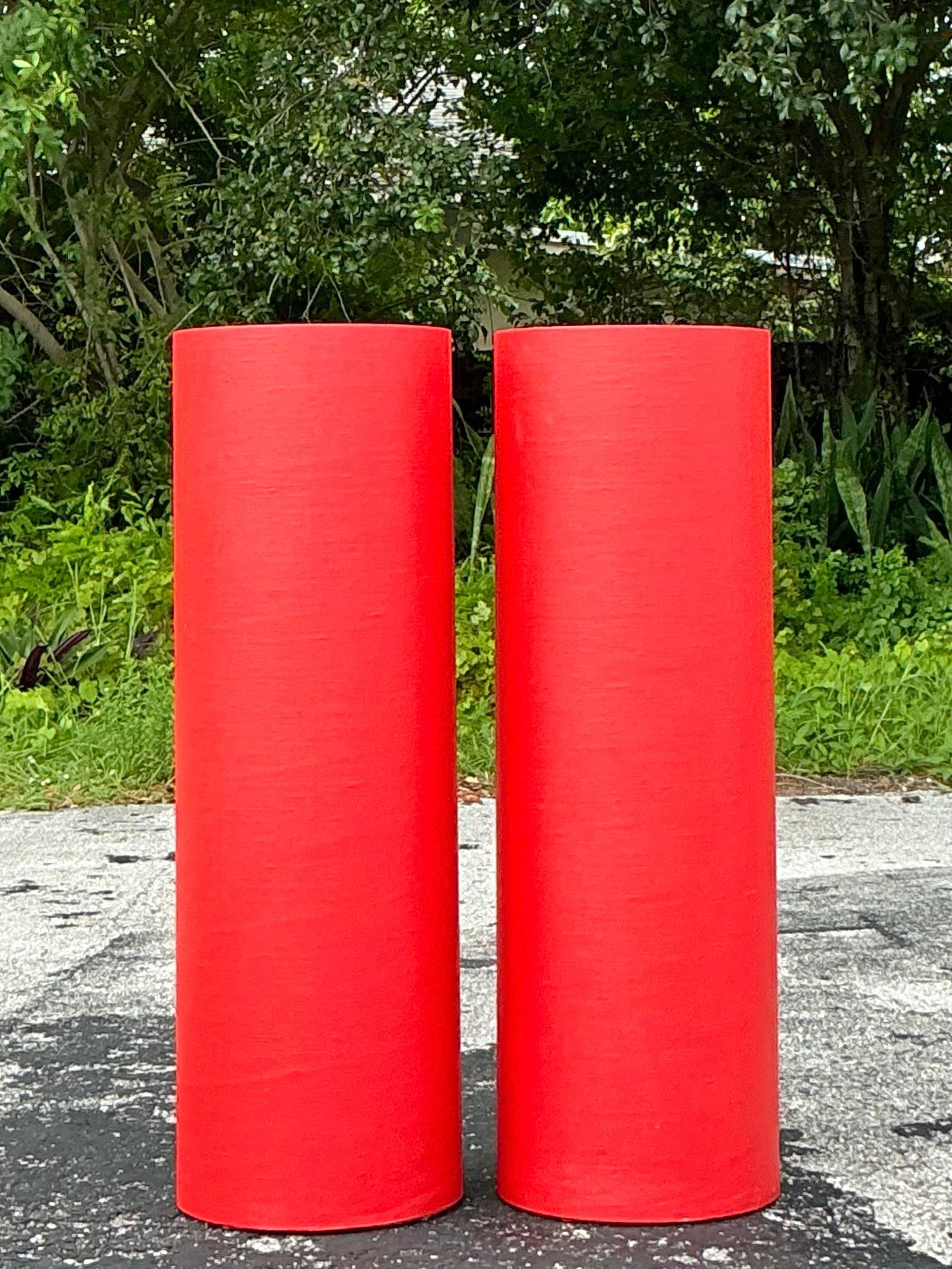 Paire de piédestaux cylindriques vintage Boho Grasscloth Bon état - En vente à west palm beach, FL