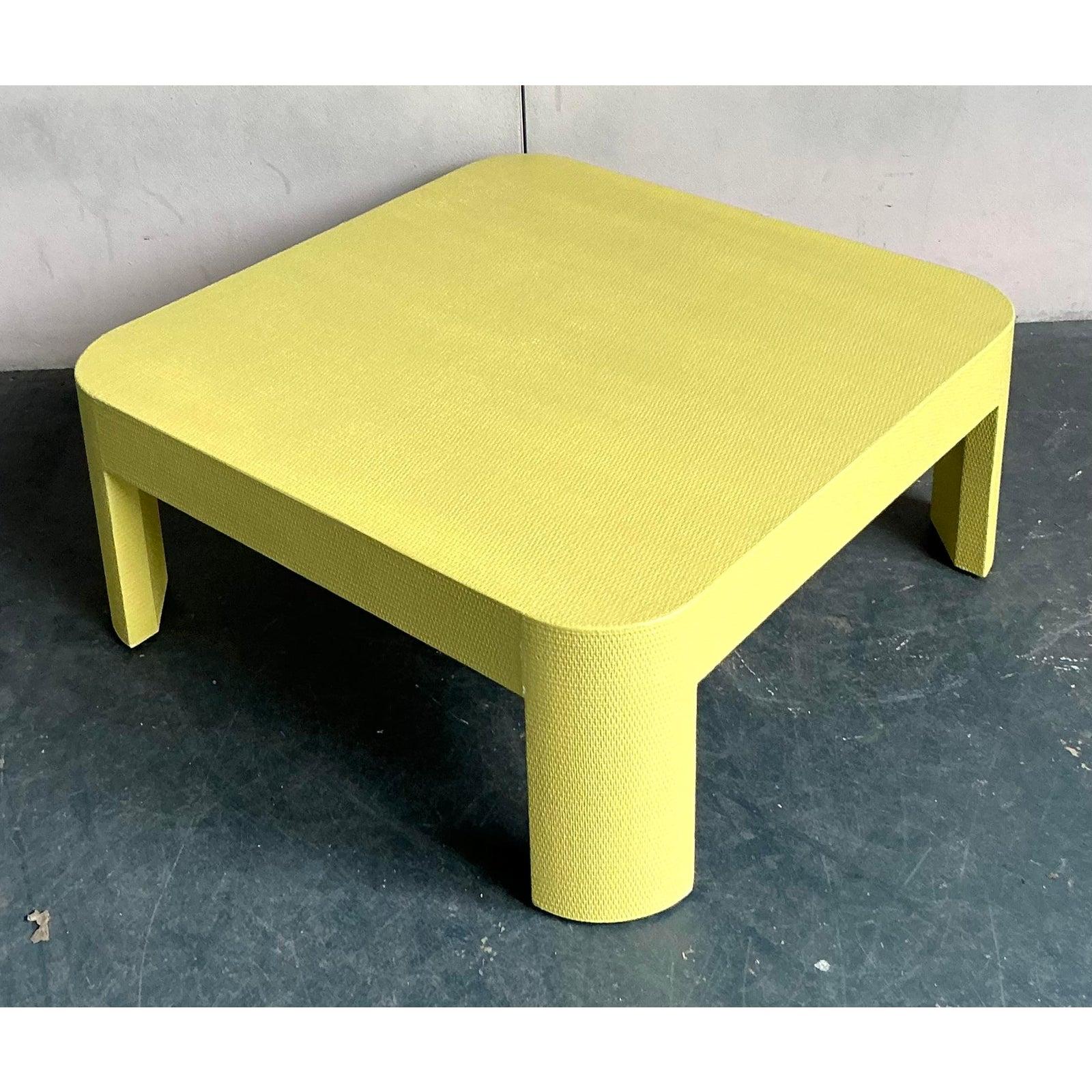 Vintage Boho Grasscloth Wrapped Couchtisch (20. Jahrhundert) im Angebot