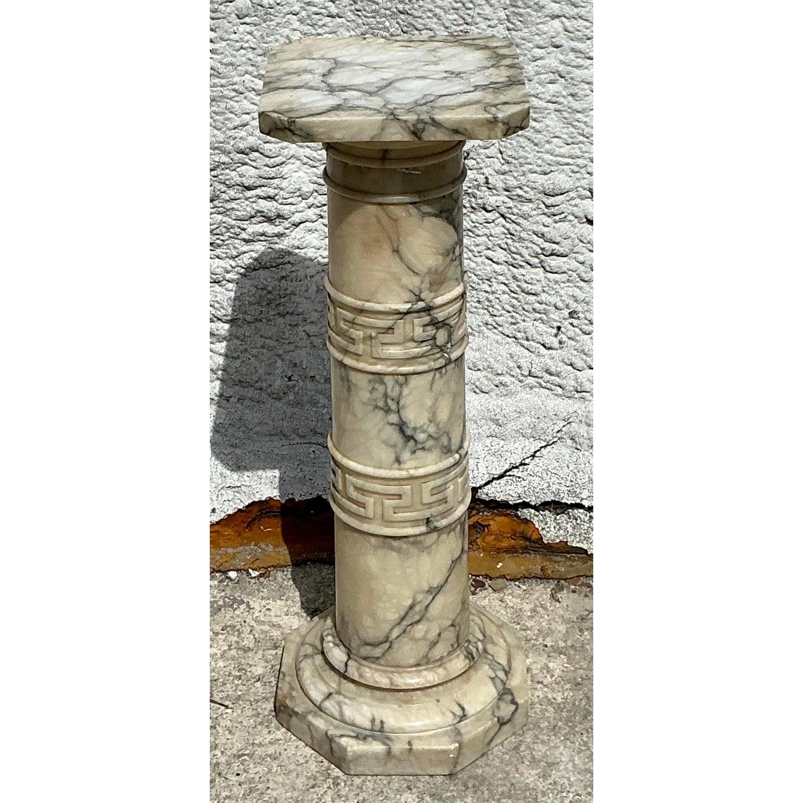 Vintage Boho Griechischer Schlüssel-Marmorsockel (Hollywood Regency) im Angebot