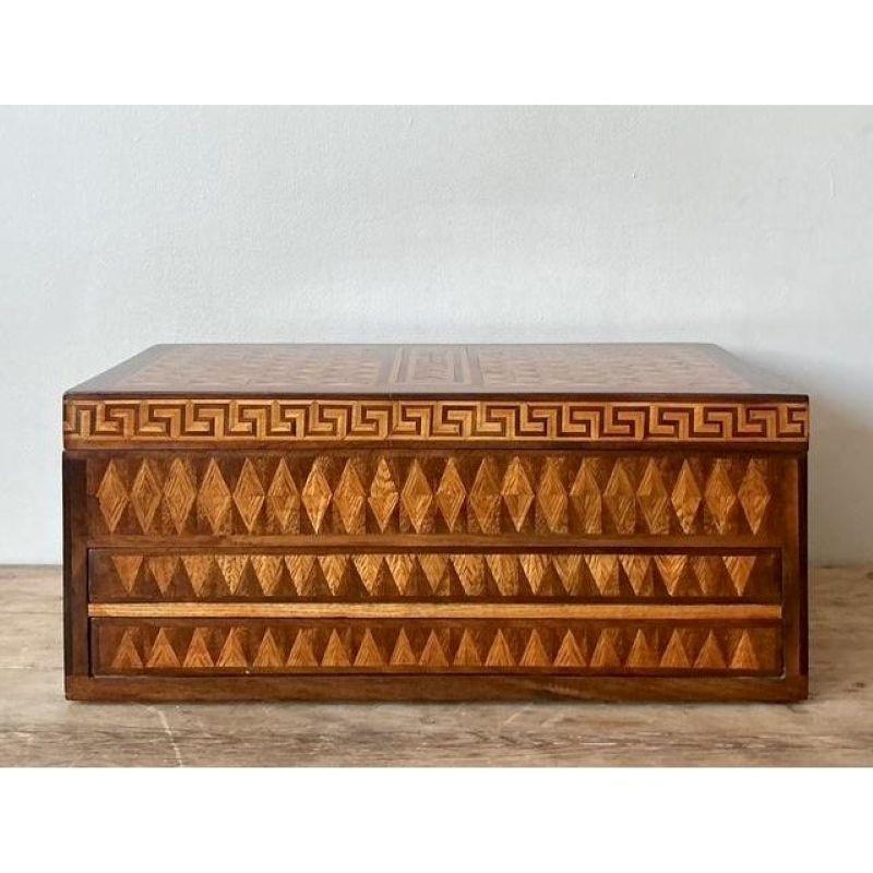 Scatola intarsiata con chiave greca Boho d'epoca in vendita 4