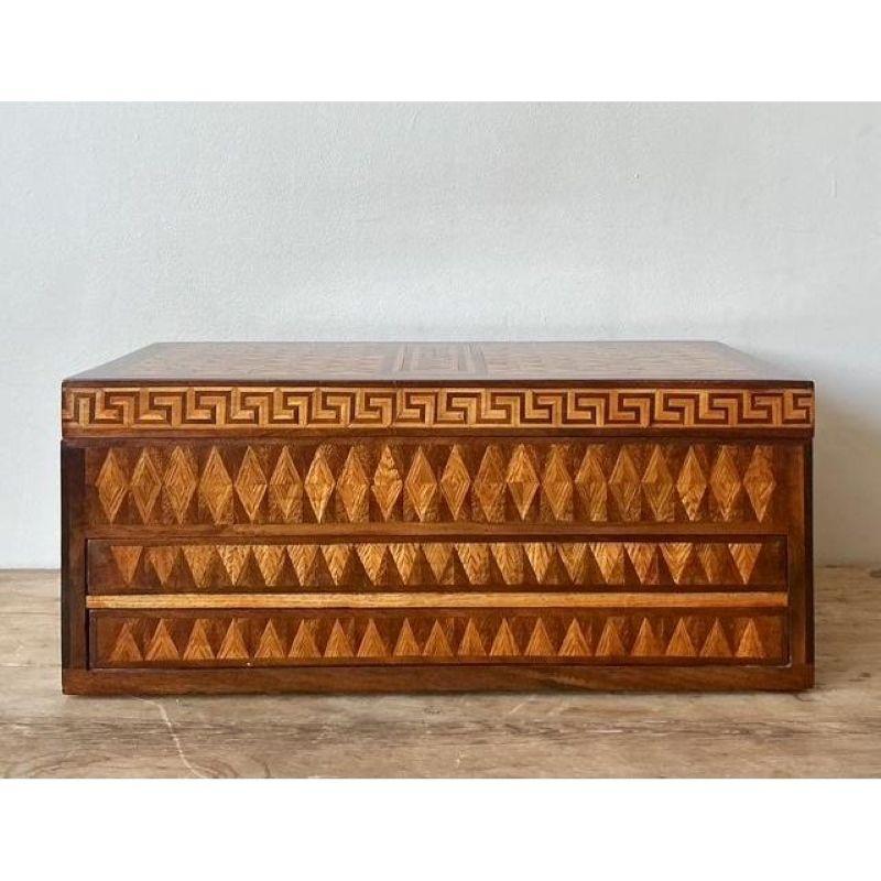 Greco classico Scatola intarsiata con chiave greca Boho d'epoca in vendita