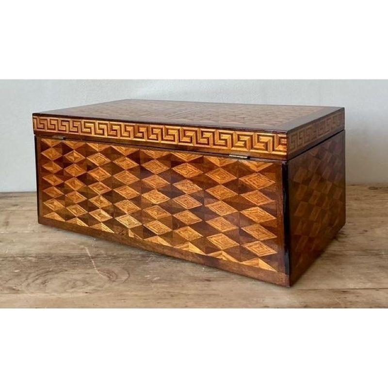 Scatola intarsiata con chiave greca Boho d'epoca in vendita 1