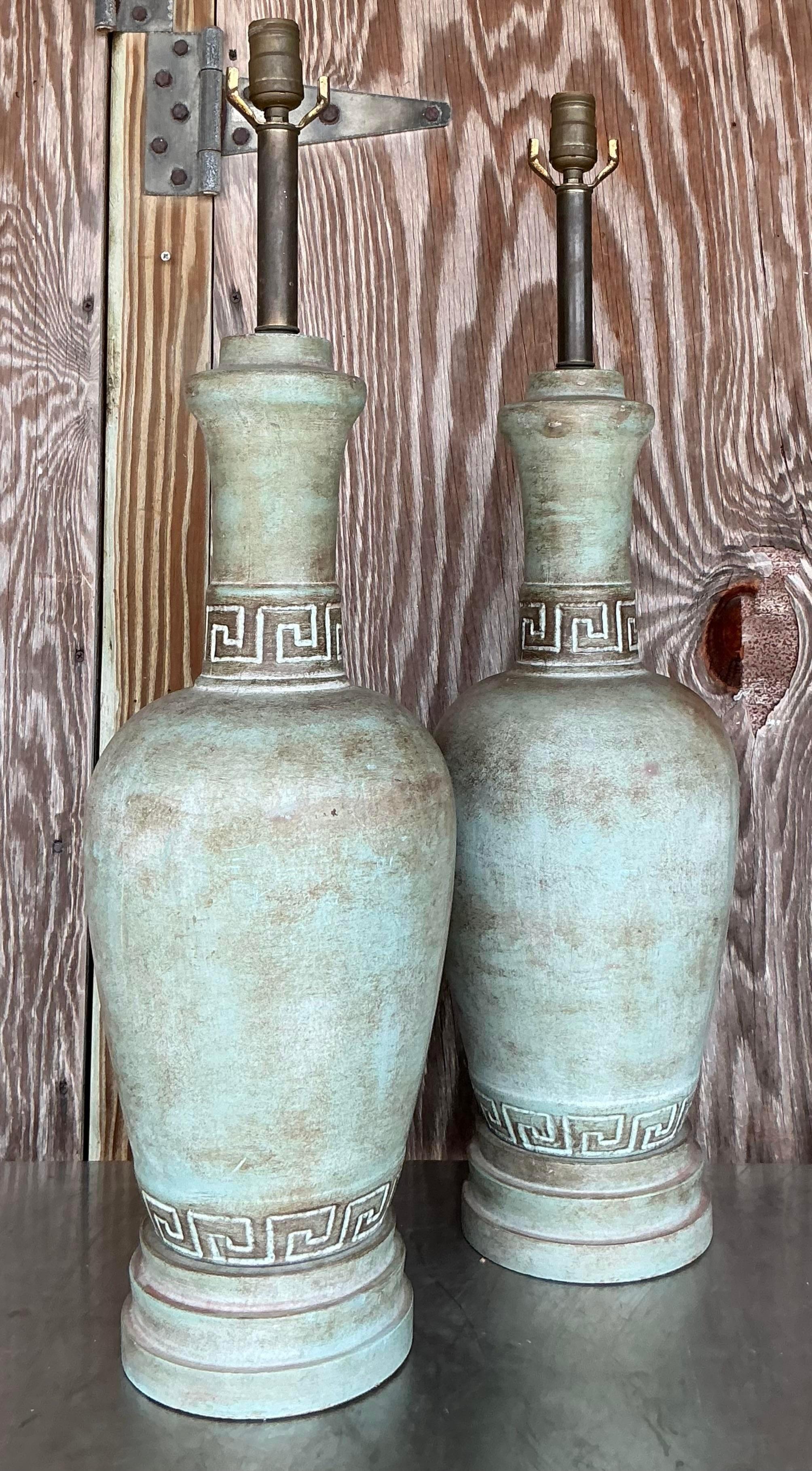 Céramique Paire de lampes vintage Boho Greek Key en céramique émaillée mate en vente