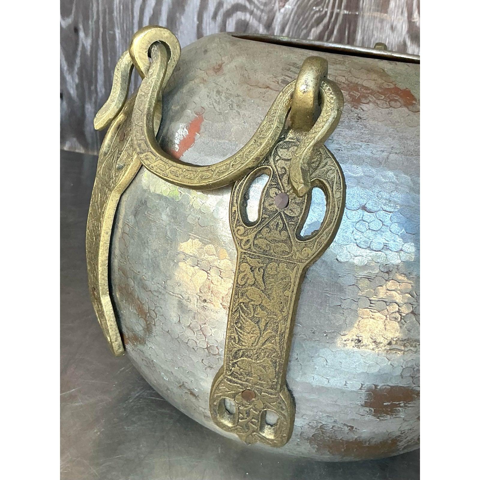 Boho-Vase aus gehämmertem Kupfer und Messing im Angebot 2