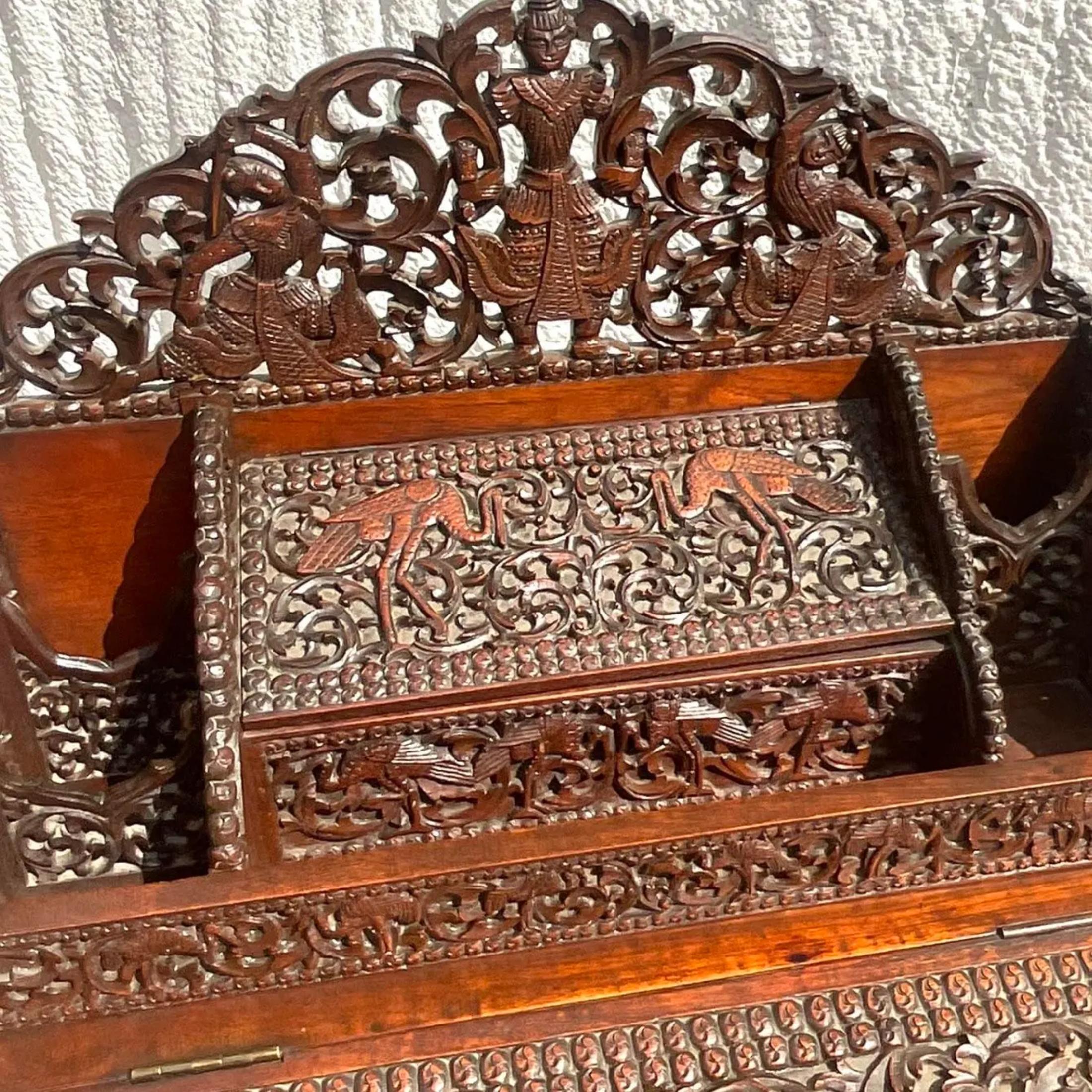 Britannique Davenport anglo-indien vintage sculpté à la main en vente