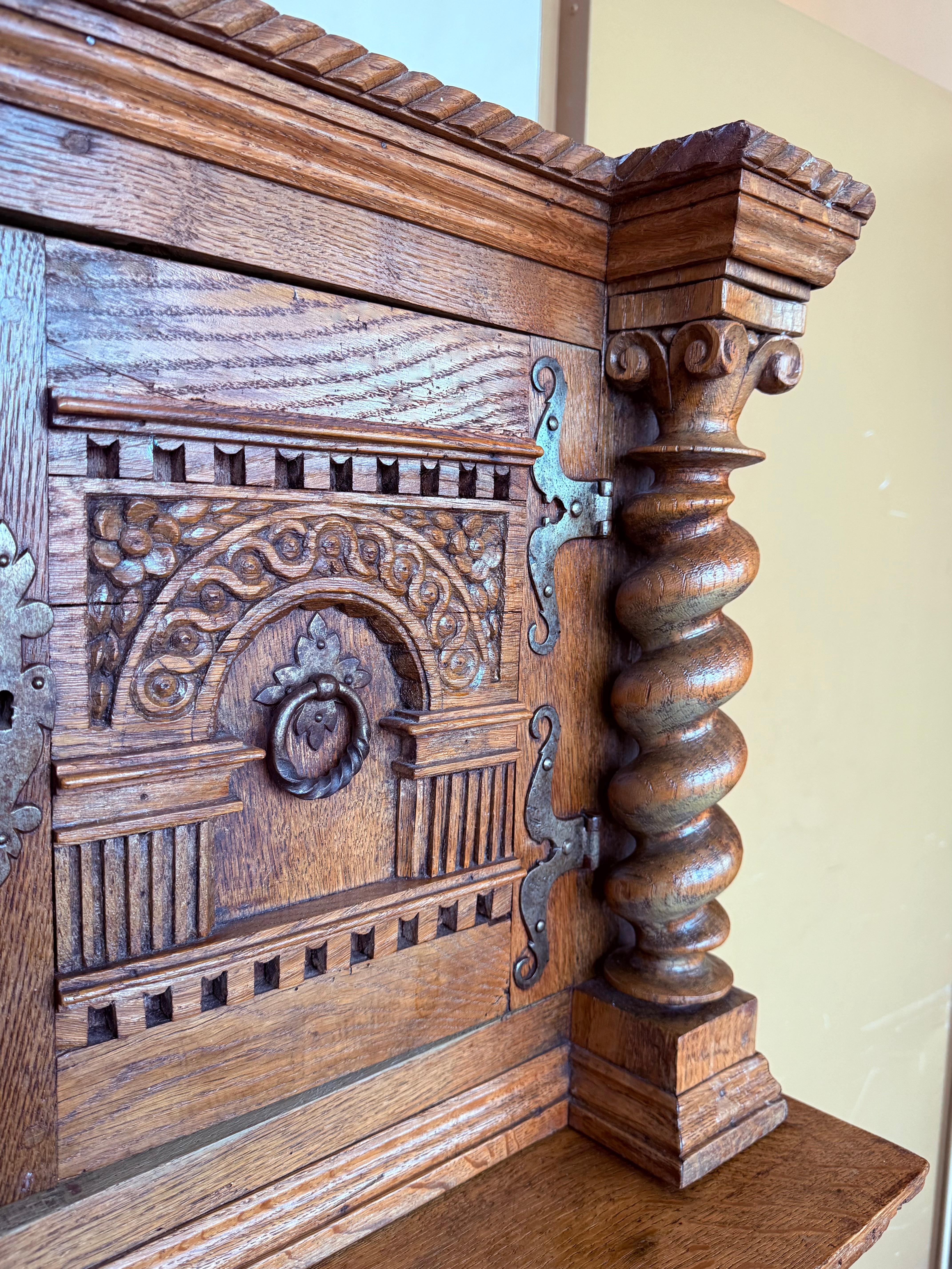 Cabinet Vintage By intagliato a mano in vendita 2