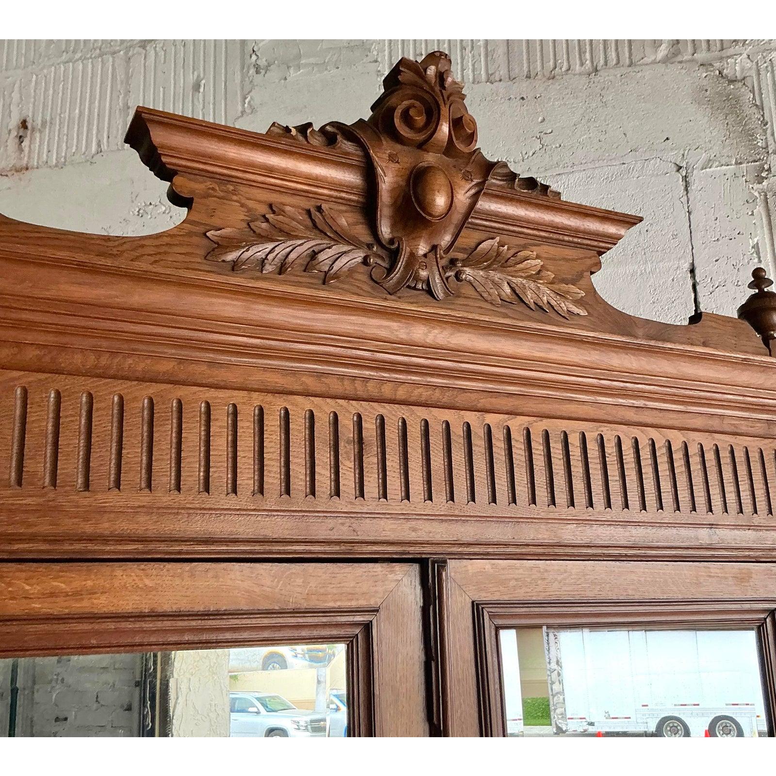 Vintage Boho Hand Carved Eastlake Linen Press (amerikanisch) im Angebot