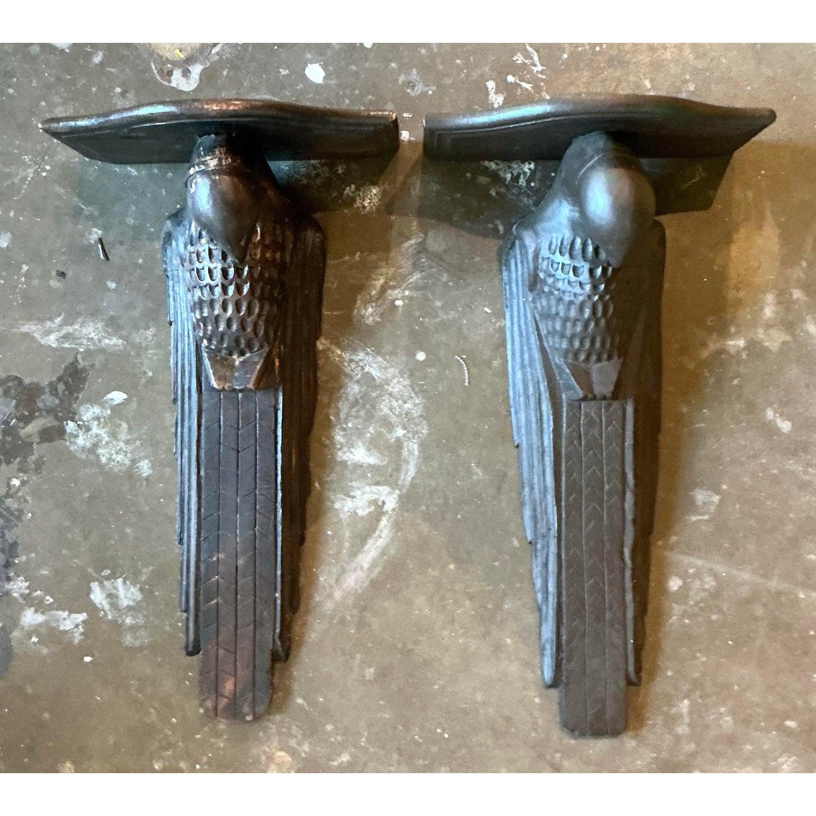 Vintage Boho Hand geschnitzt Falke Klammern - Satz von 2 (20. Jahrhundert) im Angebot