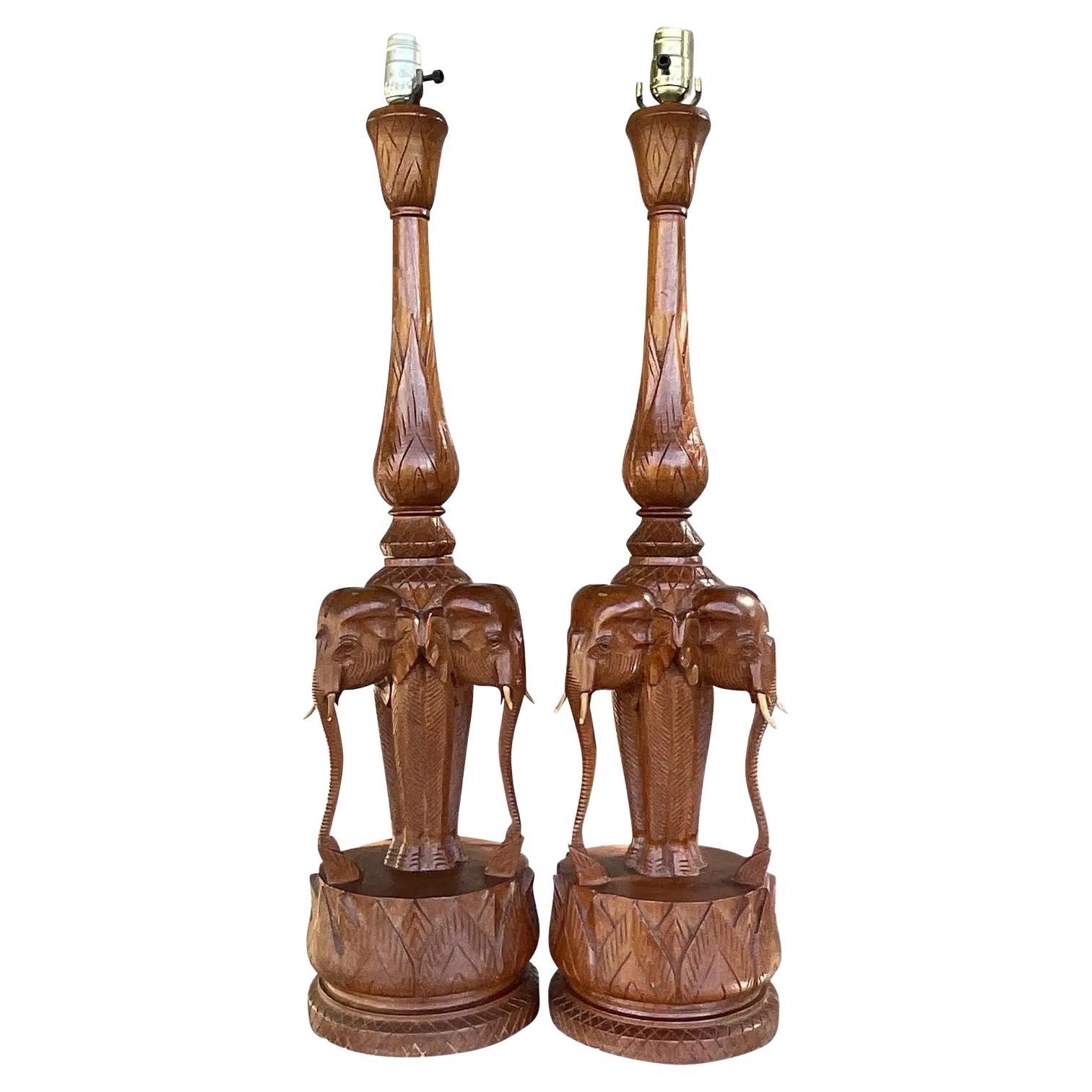 Lampe de table vintage Boho Trio d'éléphants sculptés à la main - une paire