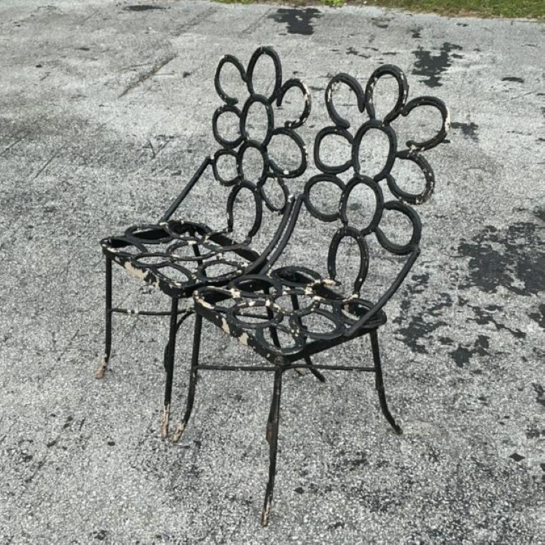 Chaises en fer à cheval vintage Boho forgées à la main - une paire Bon état - En vente à west palm beach, FL
