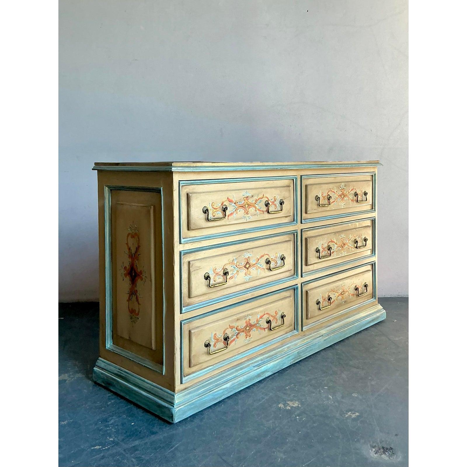 XX secolo Cassettone vintage dipinto a mano in stile boho in vendita