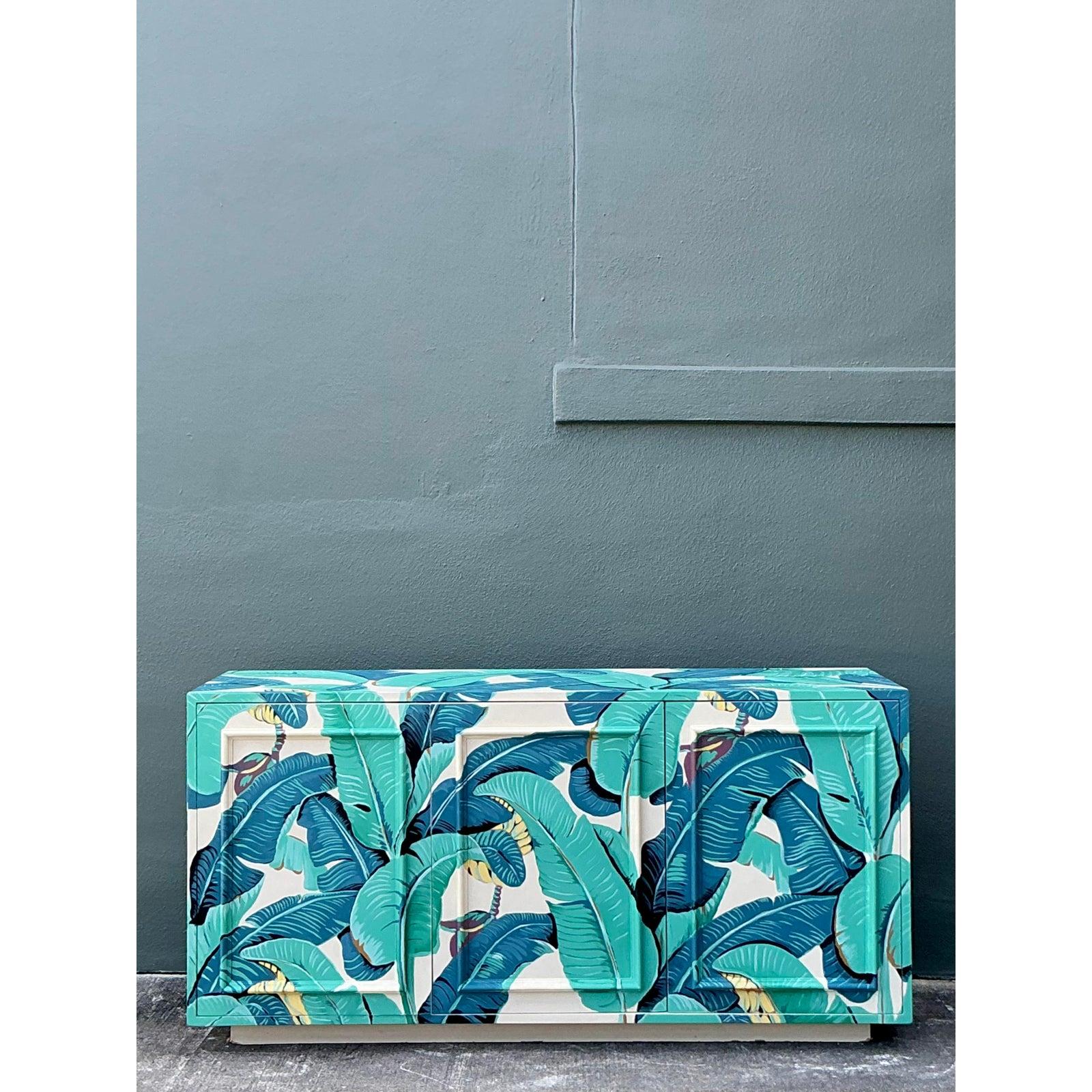 20ième siècle Crédence Vintage Boho Peinte à la Main Palm Frond en vente