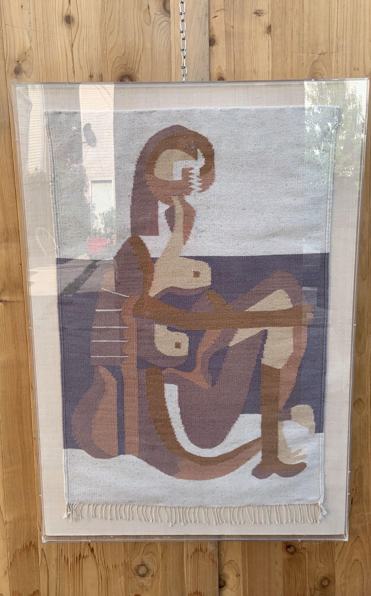 Vintage Boho Hand gewebt Pablo Picasso's Seated Bather Wandteppich in Acryl Fall hängen 

Dies ist eine schöne Vintage Boho-Vibe handgefertigten gewebten Wandteppich, die professionell in einem Acryl Fall für eine schöne Wand Display platziert