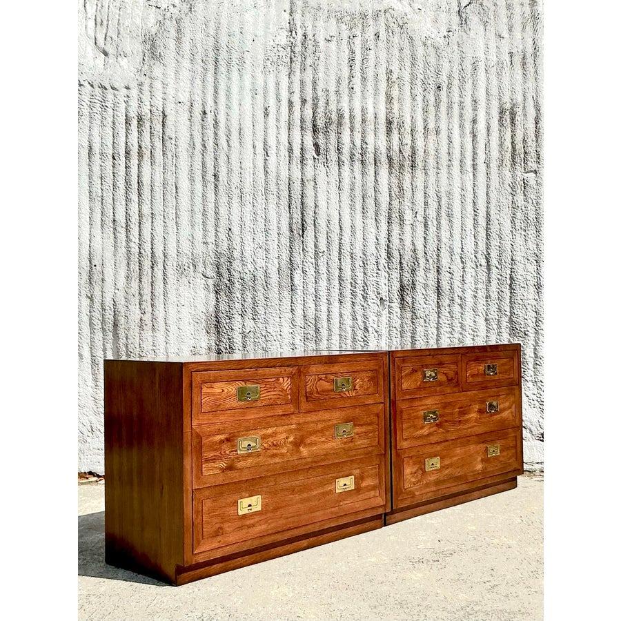 Stile Campaign Cassettiera Campaigner Boho Henredon d'epoca - una coppia in vendita