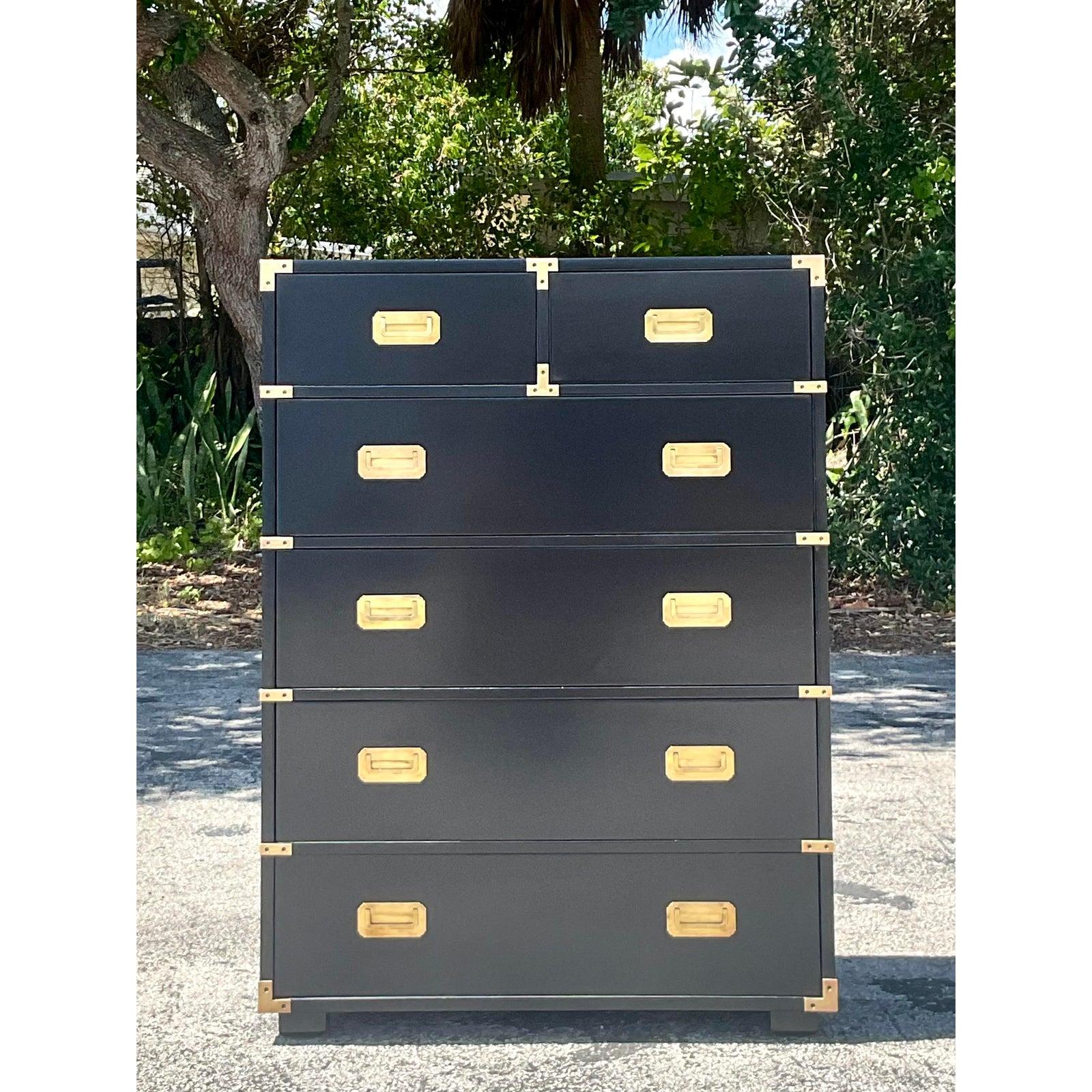 Cassettiera alta vintage Boho Henredon Campaigner In condizioni buone in vendita a west palm beach, FL
