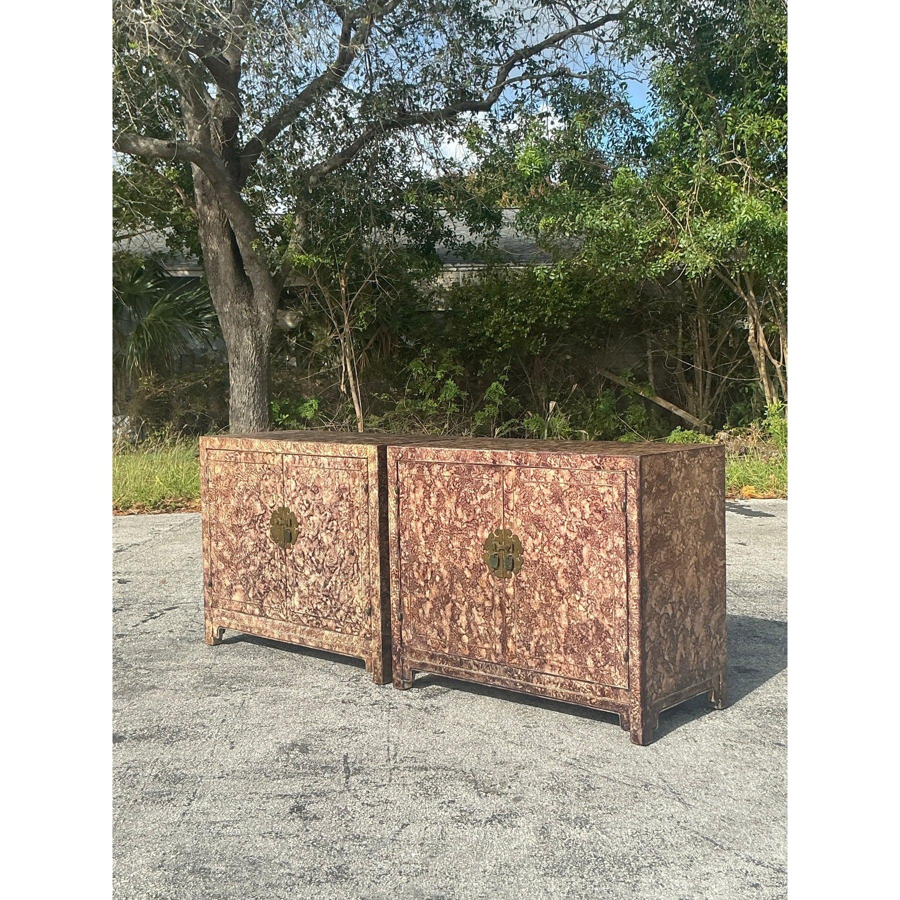 Boho Henredon Faux Finished Ming-Konsolenschränke im Vintage-Stil, Paar (Ming-Dynastie) im Angebot
