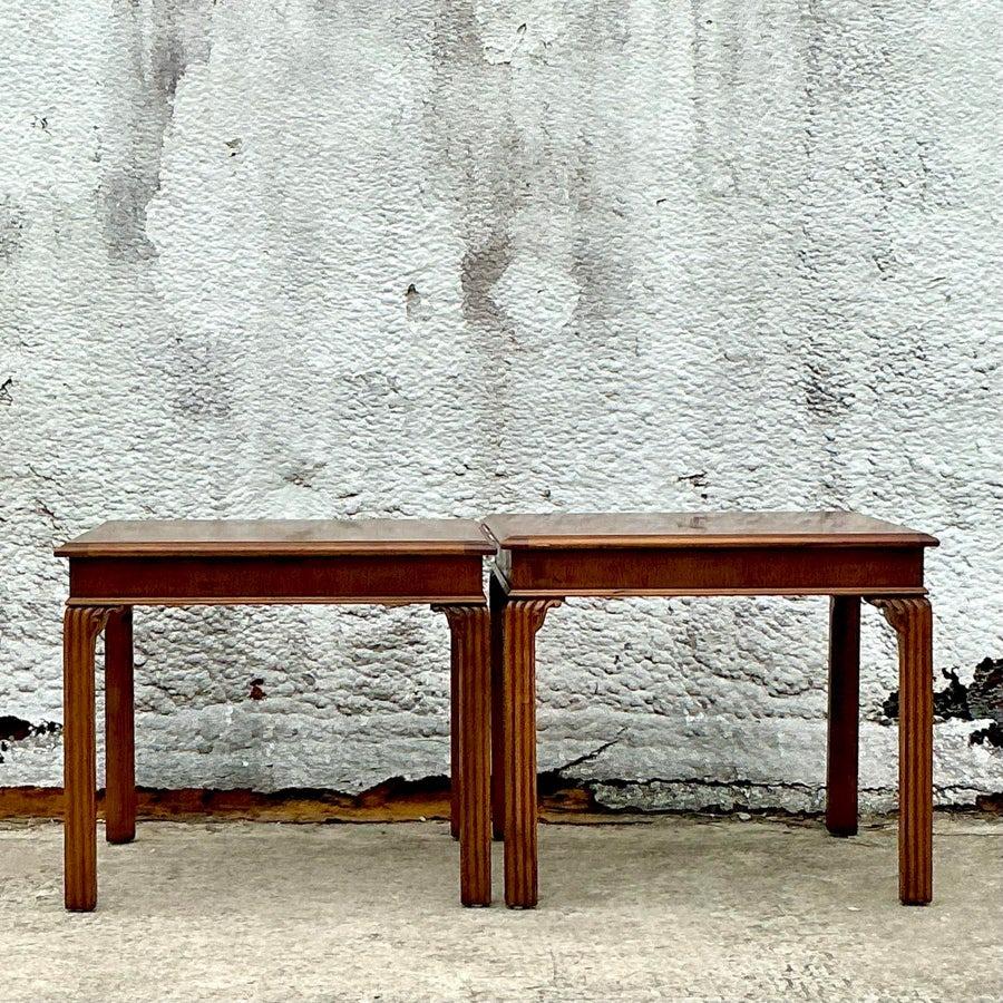 Pareja de Mesas Auxiliares Acanaladas Vintage Boho Henredon siglo XX en venta