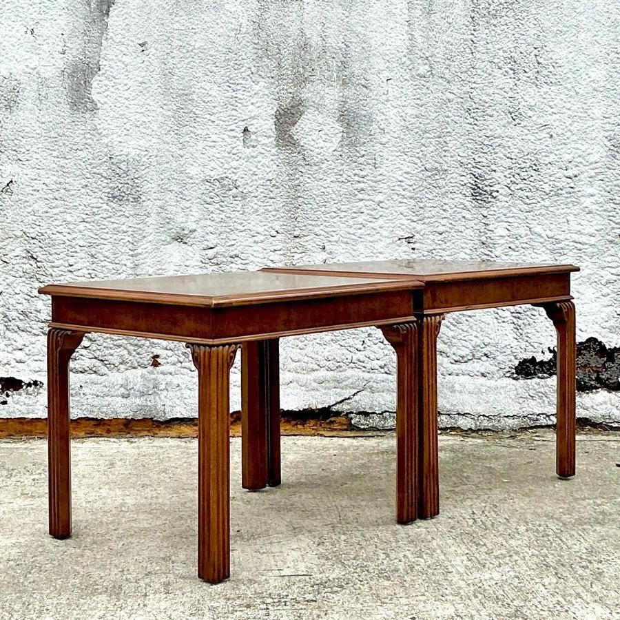 Pareja de Mesas Auxiliares Acanaladas Vintage Boho Henredon Madera en venta