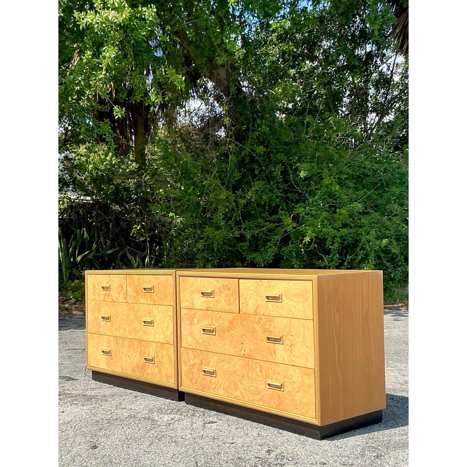 Ottone Cassettiera a due ante in radica di Henredon con scena boho - Una coppia in vendita