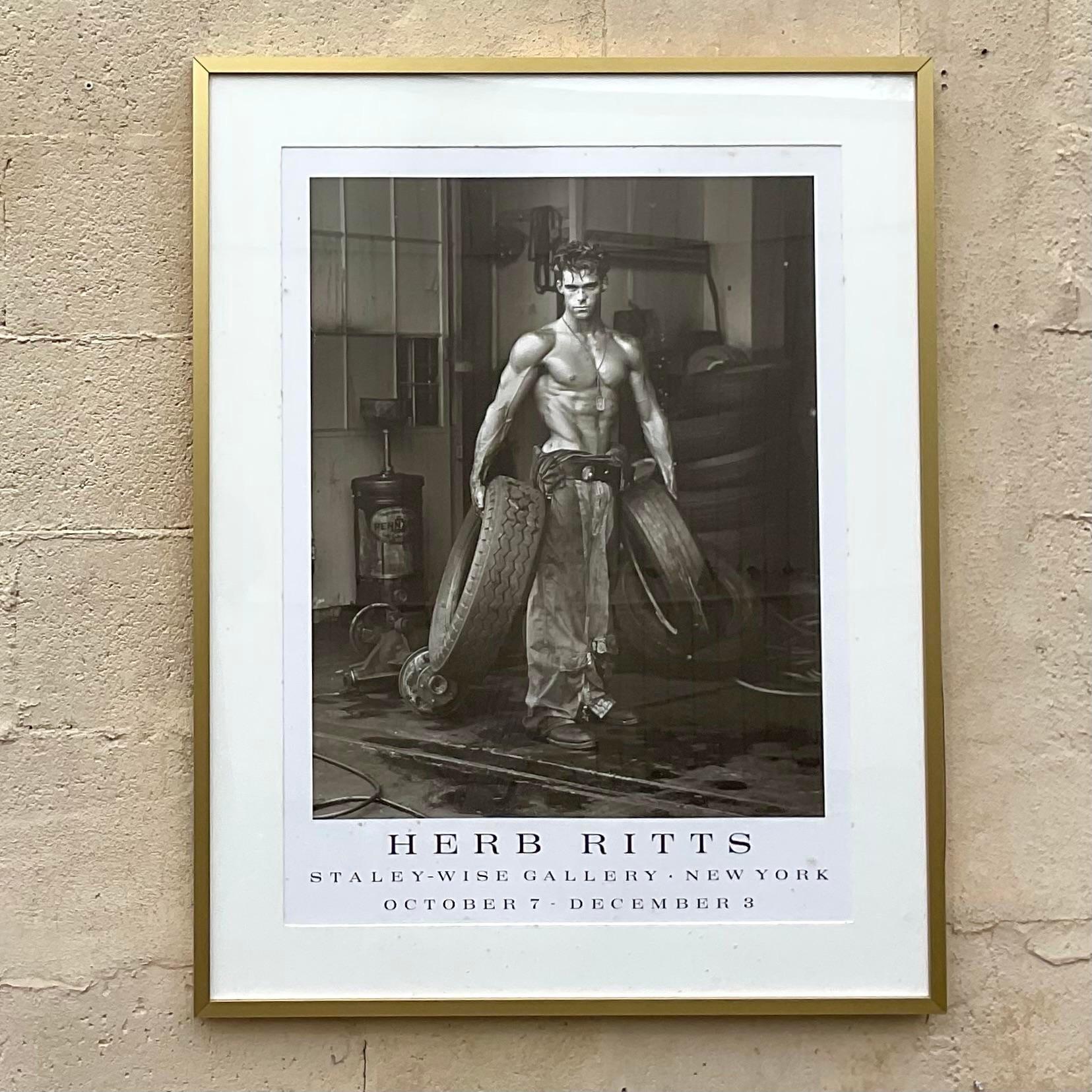 Ein fabelhaftes Vintage-Boho-Poster. Ein Originalplakat von Herb Ritts aus seiner Ausstellung in der Staley-Wise Gallery in NYC. Erworben aus einem Nachlass in Fort Lauderdale. 