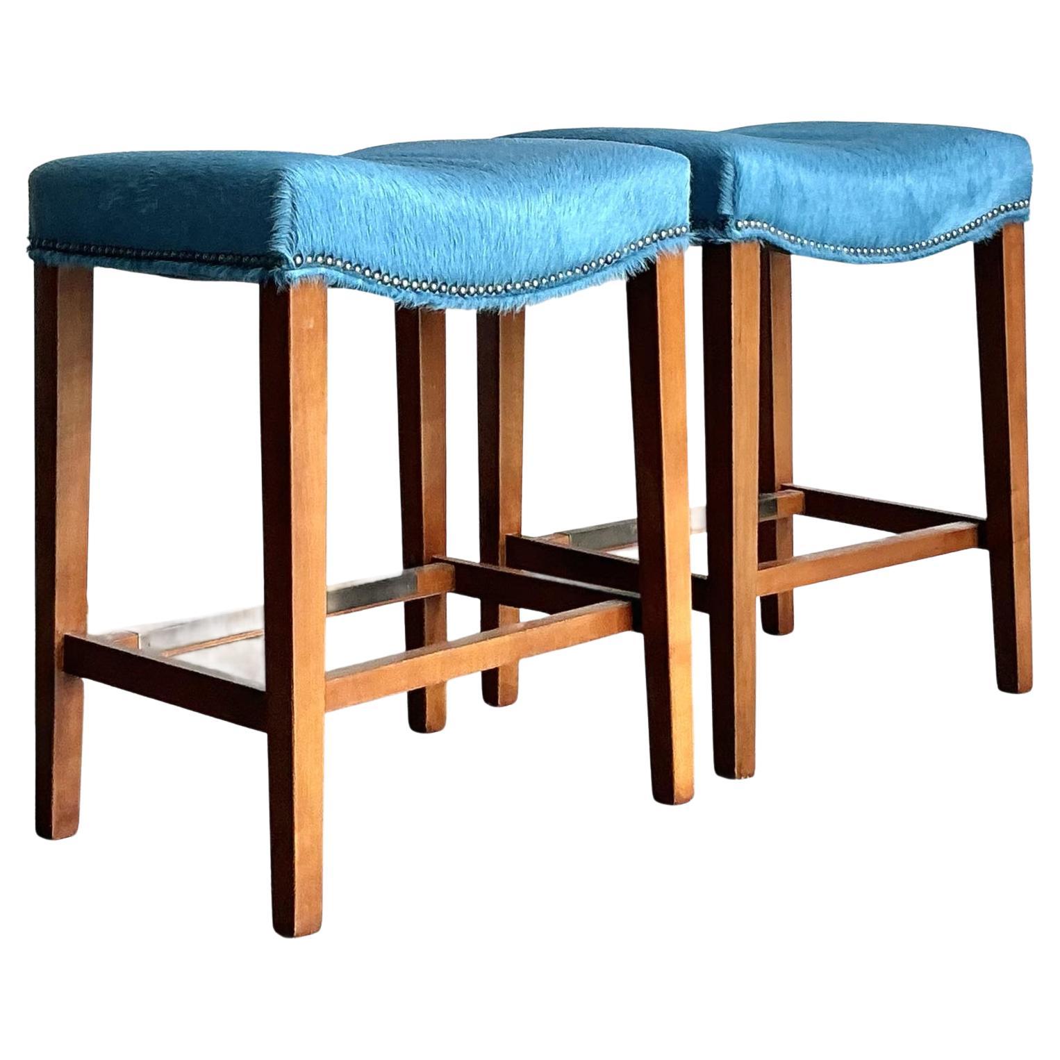 Sgabelli da banco in pelle di pony "Madigan" con sedia Boho Hickory d
epoca - Una coppia in vendita