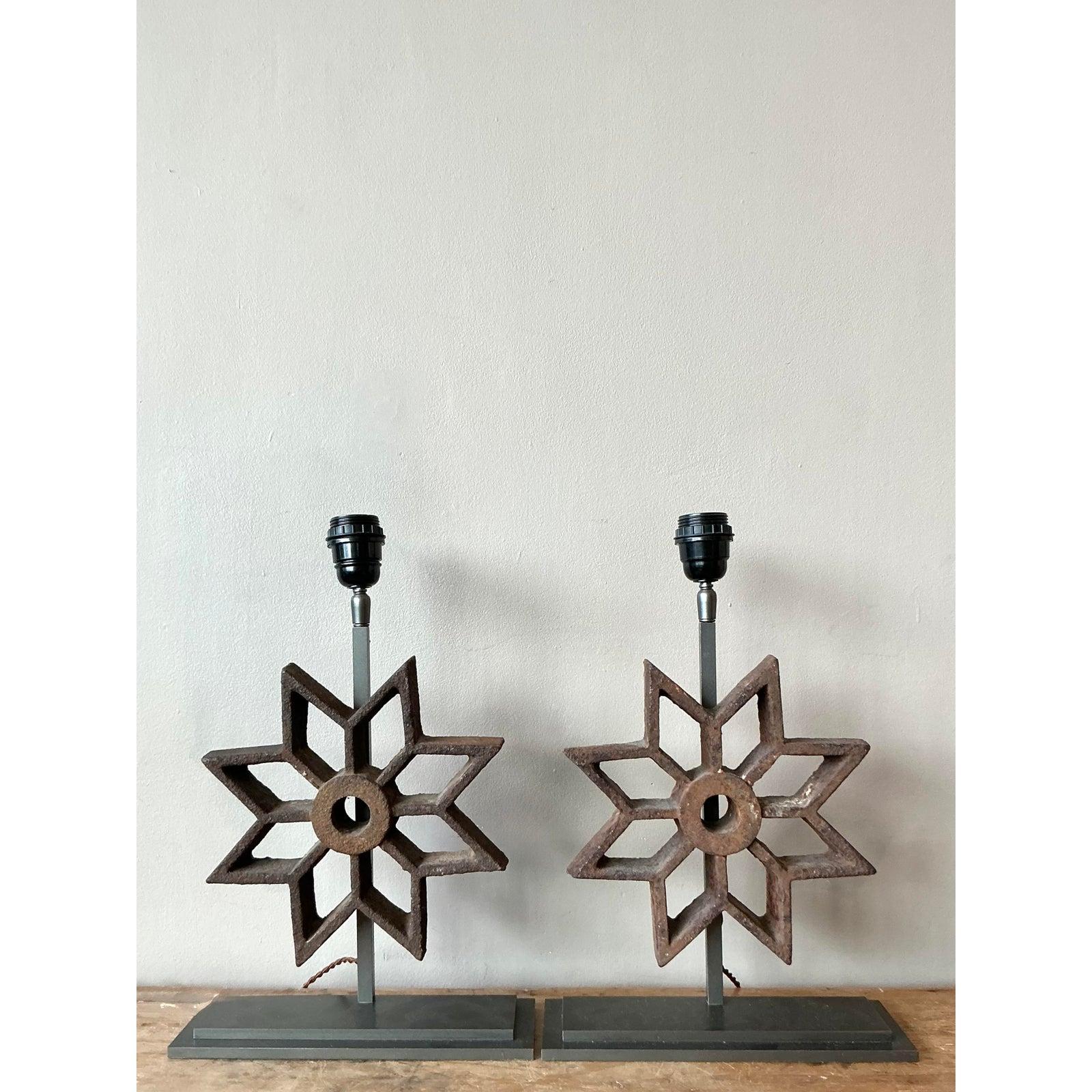Pierre artificielle Lampes à moules étoilées vintage boho industriel - la paire en vente