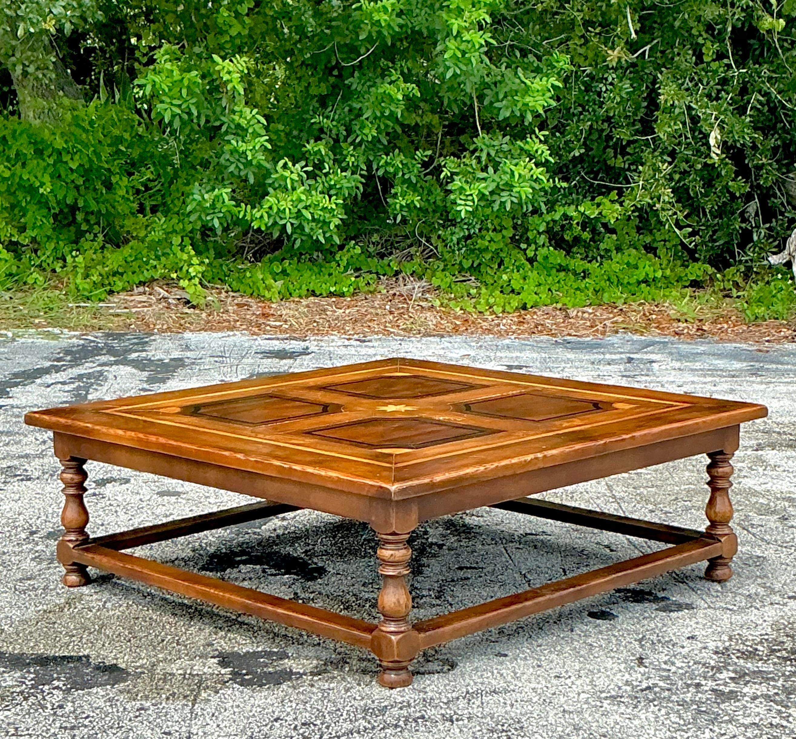 Américain Table basse vintage Boho incrustée en vente