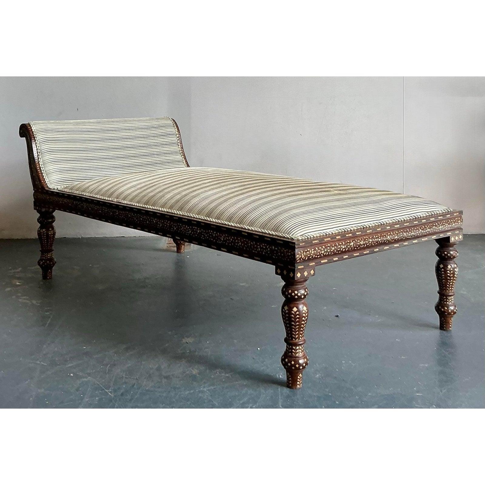 Marocain Vintage Boho Inlay Chaise Lounge en vente