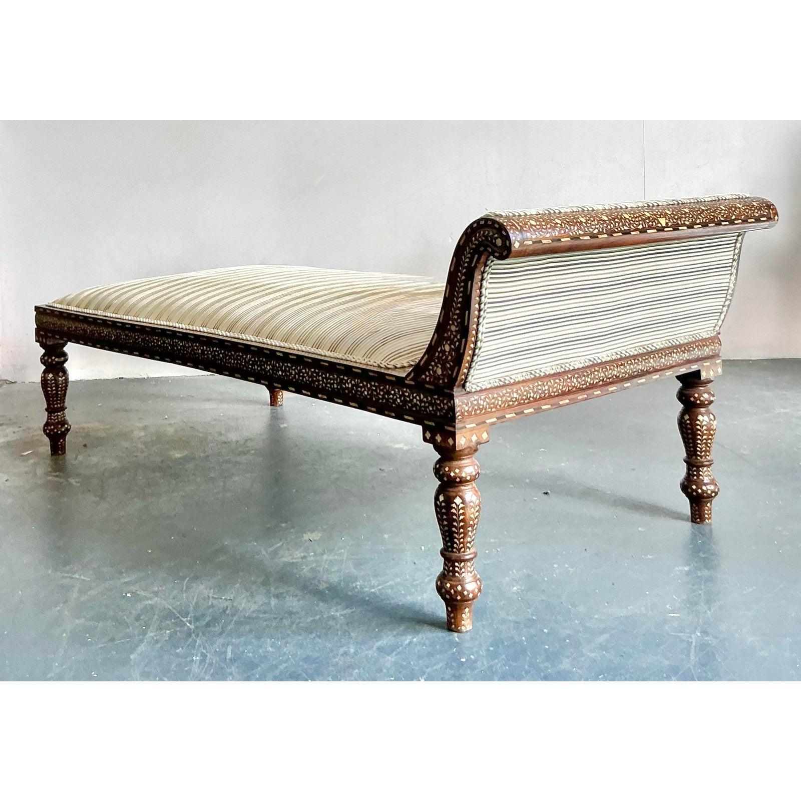 Tissu Vintage Boho Inlay Chaise Lounge en vente