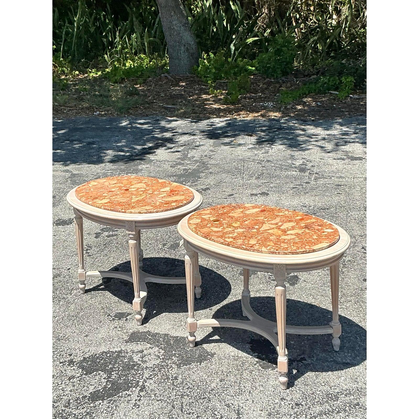 Hollywood Regency Tables d'appoint Vintage Boho en pierre - une paire en vente