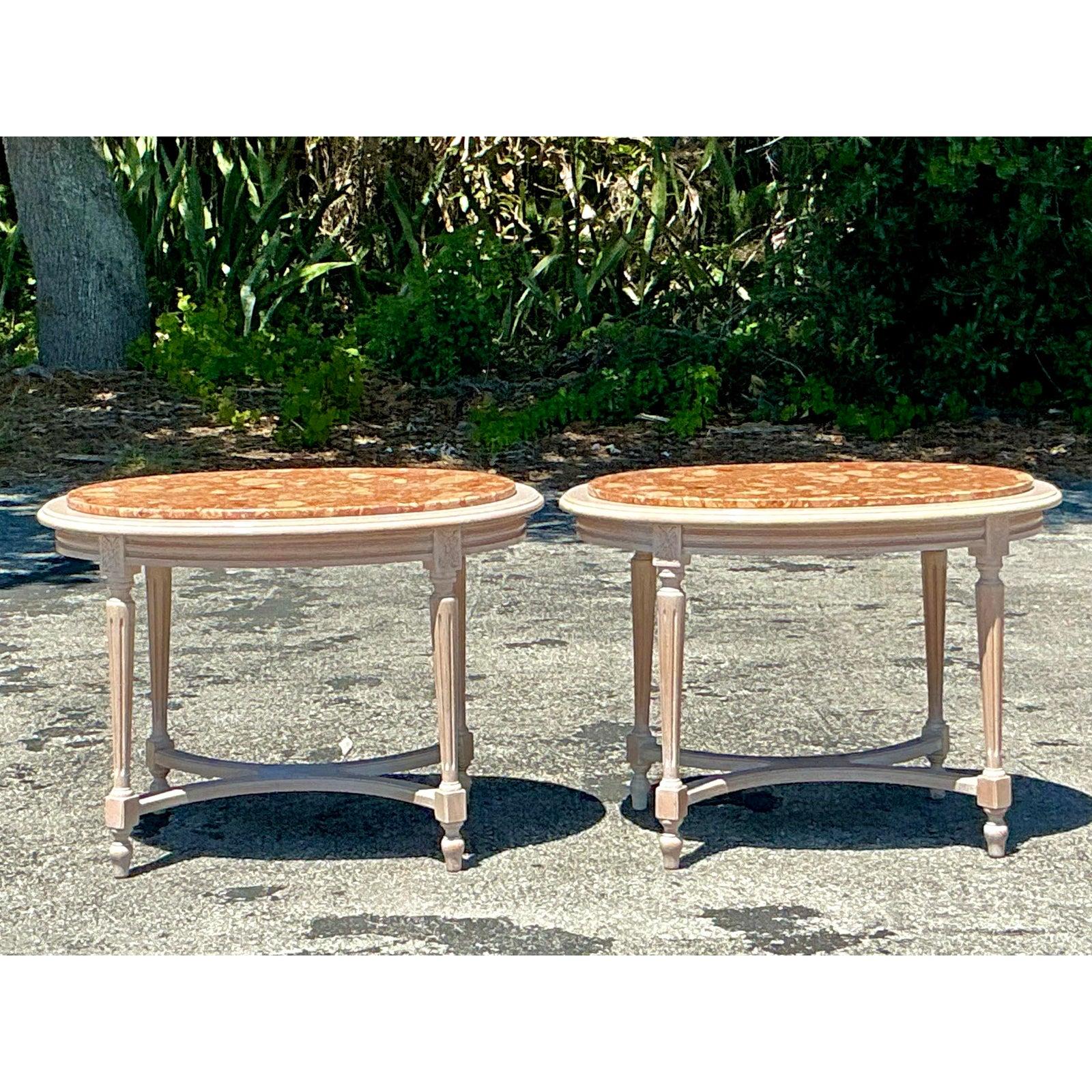 Pierre Tables d'appoint Vintage Boho en pierre - une paire en vente