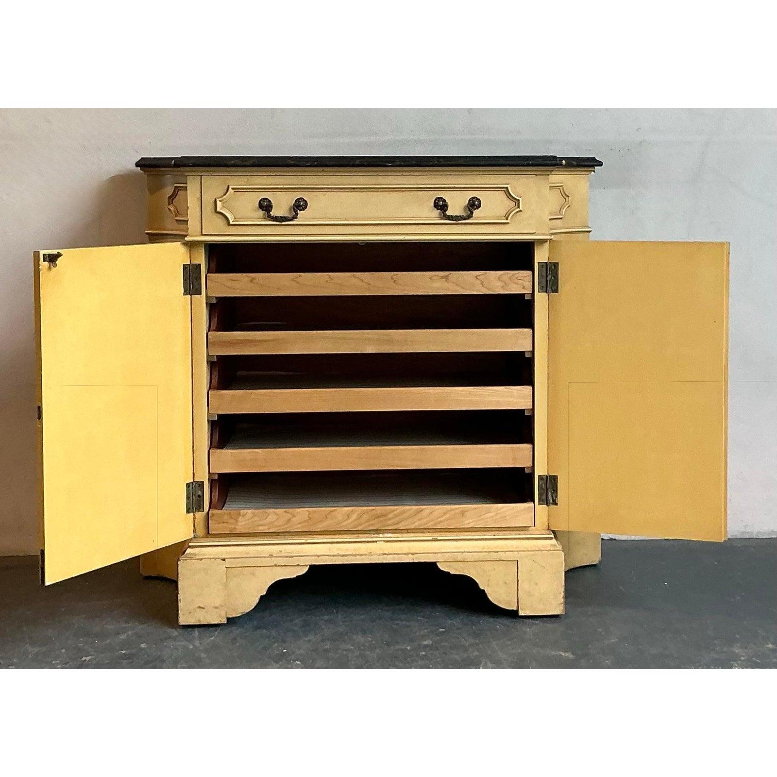 Vintage Boho Irving & Casson Handgemaltes Sideboard im Angebot 3
