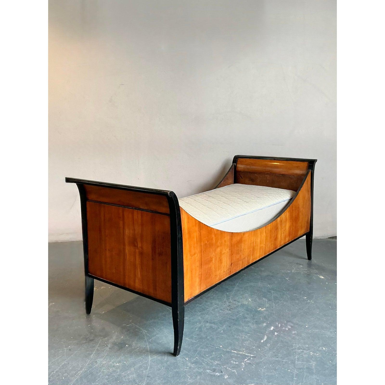 Lit de jour italien vintage boho d'après Biedermeier en vente 5