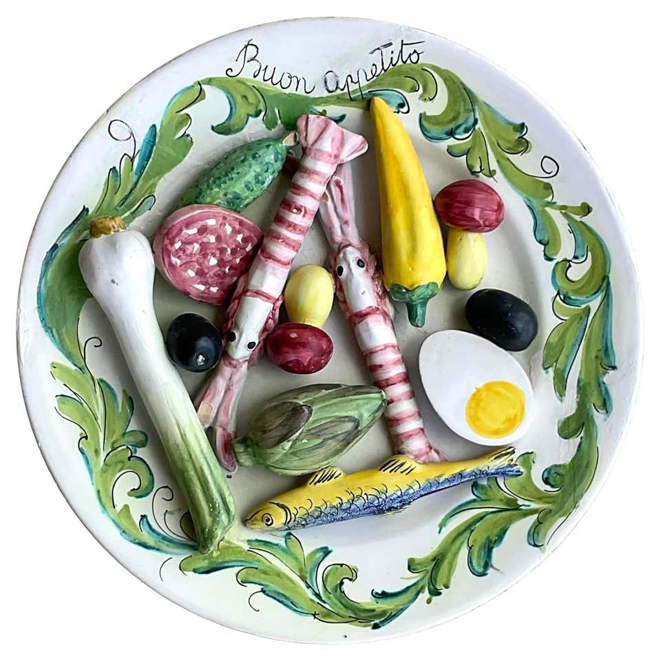 Italian Majolica Plates - 143 For Sale on 1stDibs