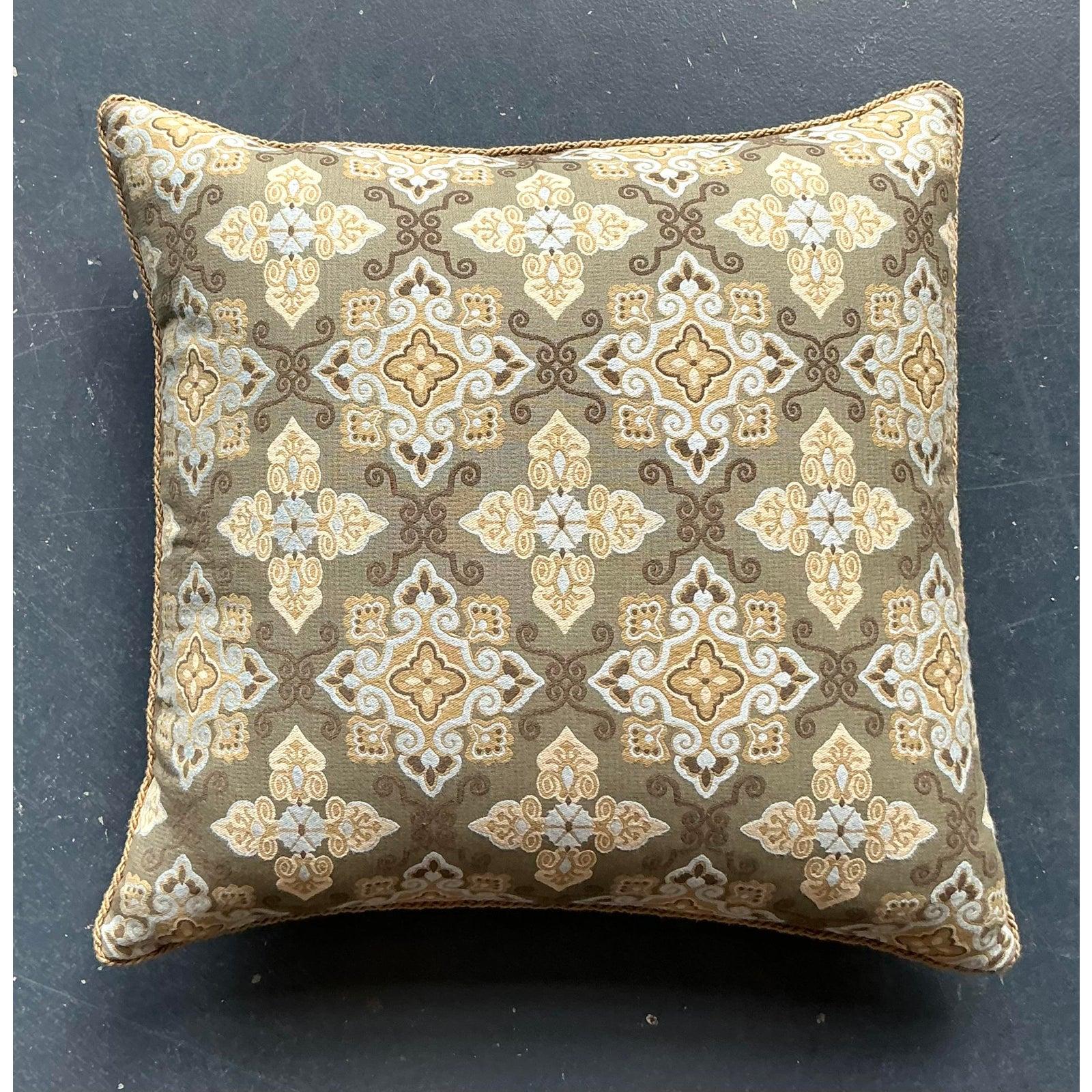 20ième siècle Vintage Boho Jacquard Throw Pillow en vente