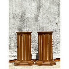 Piedistalli a colonna in pino nodoso Vintage By - Set di 2