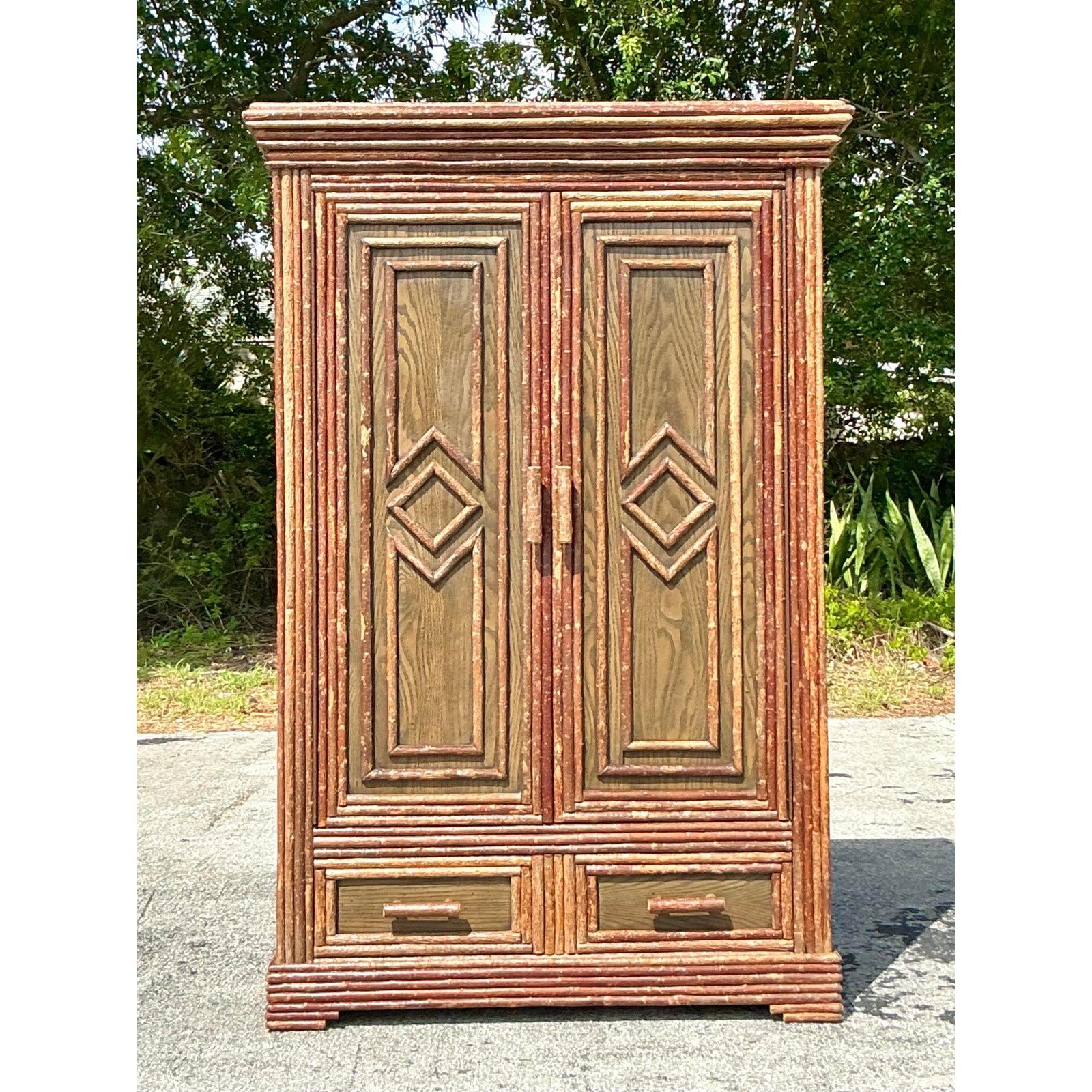 XX secolo Armoire primitivo vintage Boho La Lune in vendita