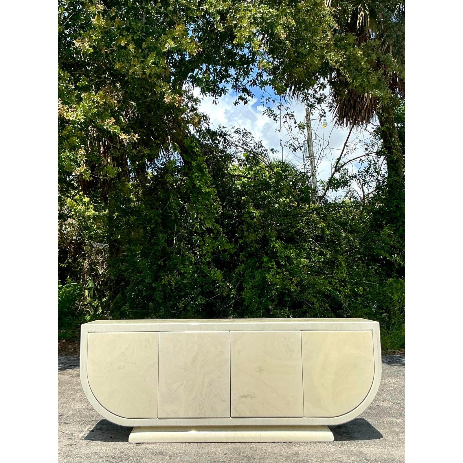 Vintage Boho Lacquered Credenza In condizioni buone in vendita a west palm beach, FL