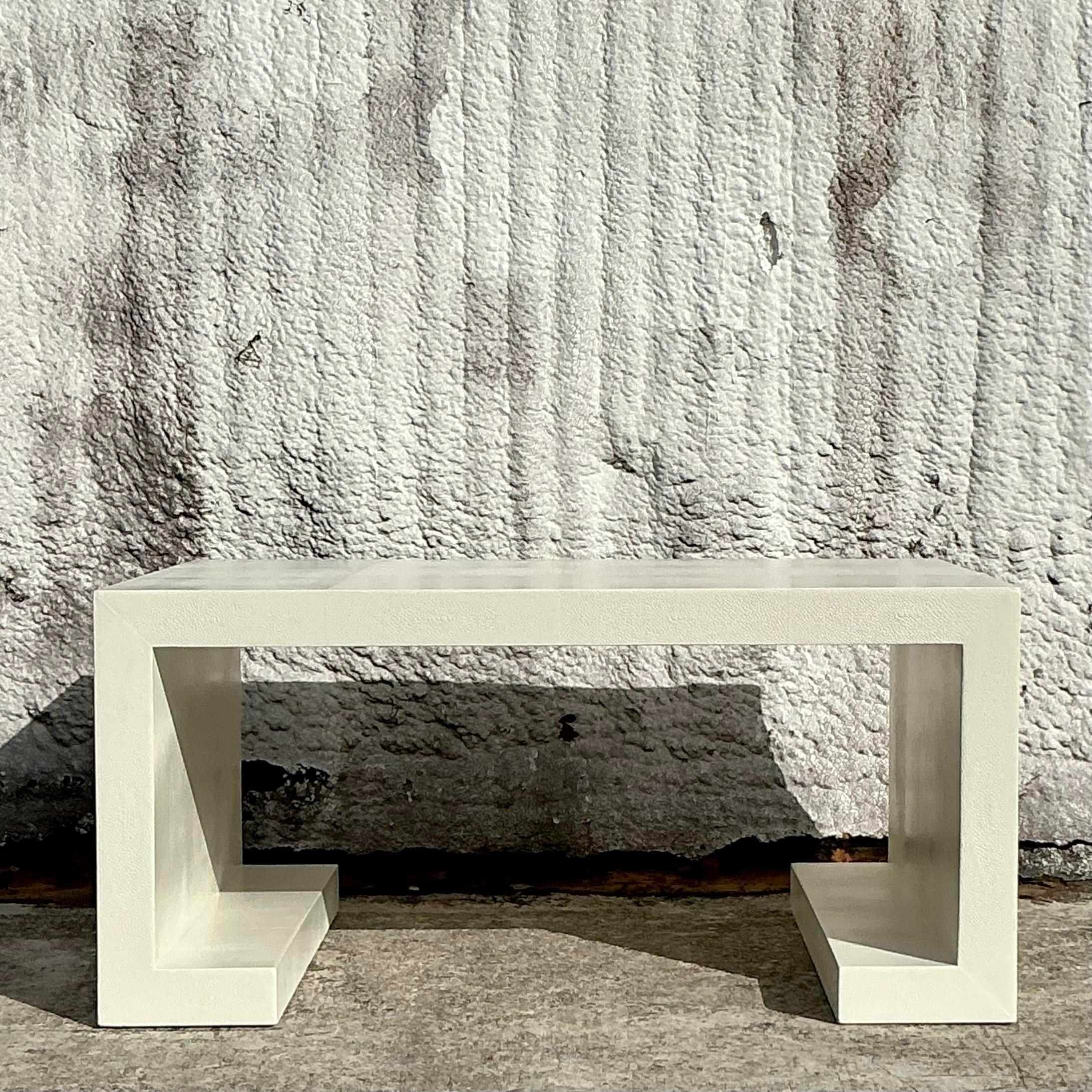 20ième siècle Table basse vintage Boho en galuchat laqué avec volutes en vente