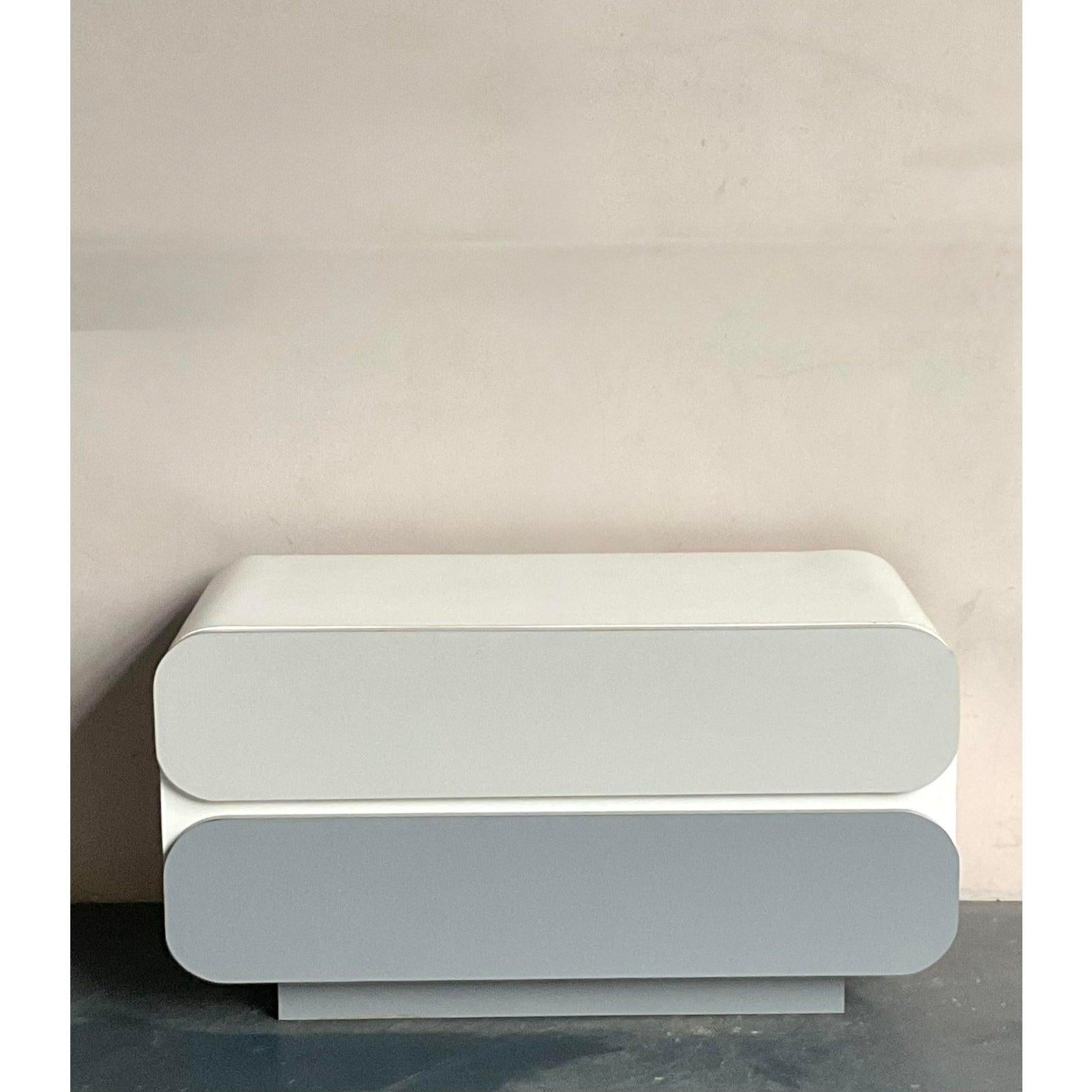 Mid-Century moderno Cassettiera in laminato Vintage By in vendita