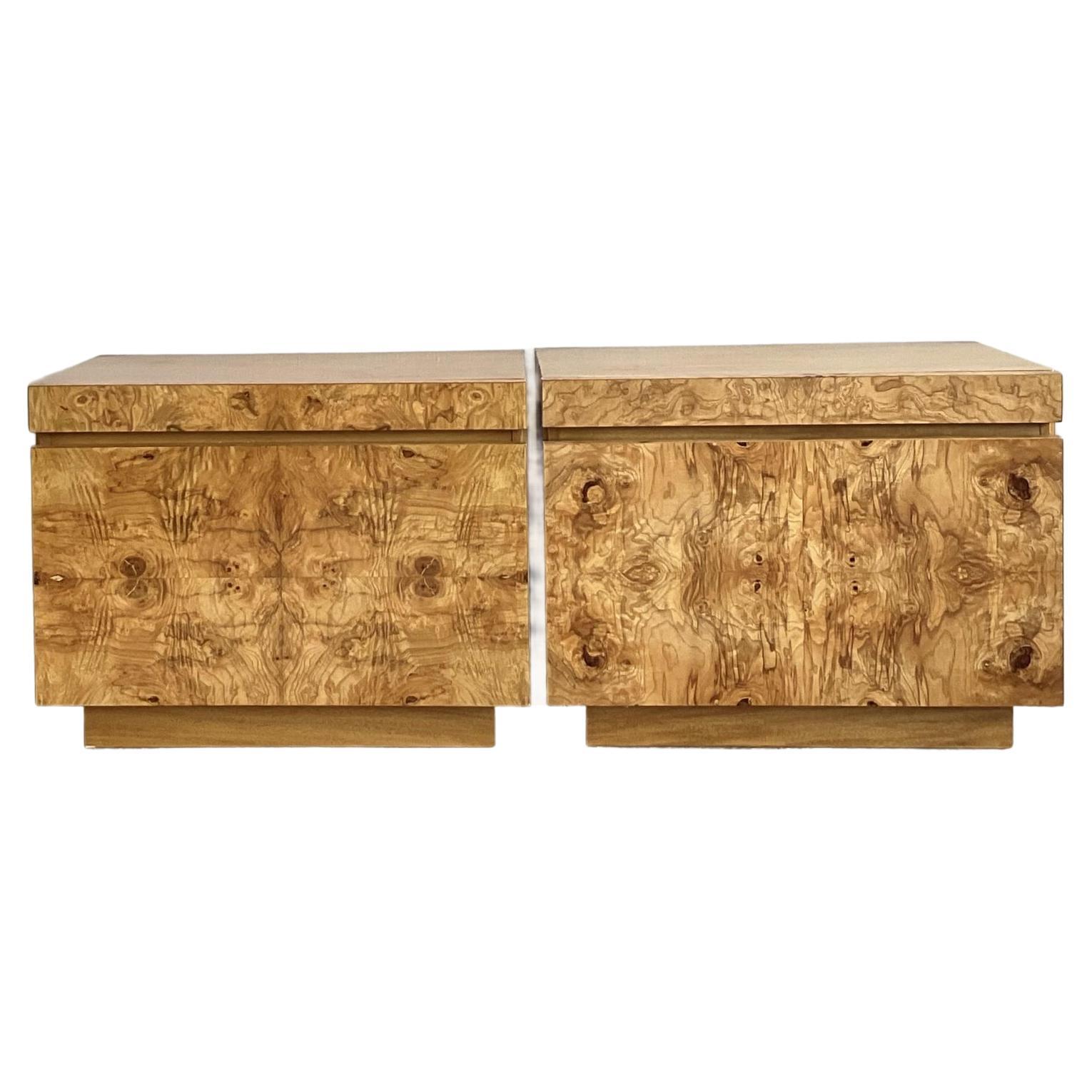 Paire de tables de nuit Vintage By Lane Wood s - Une paire en vente
