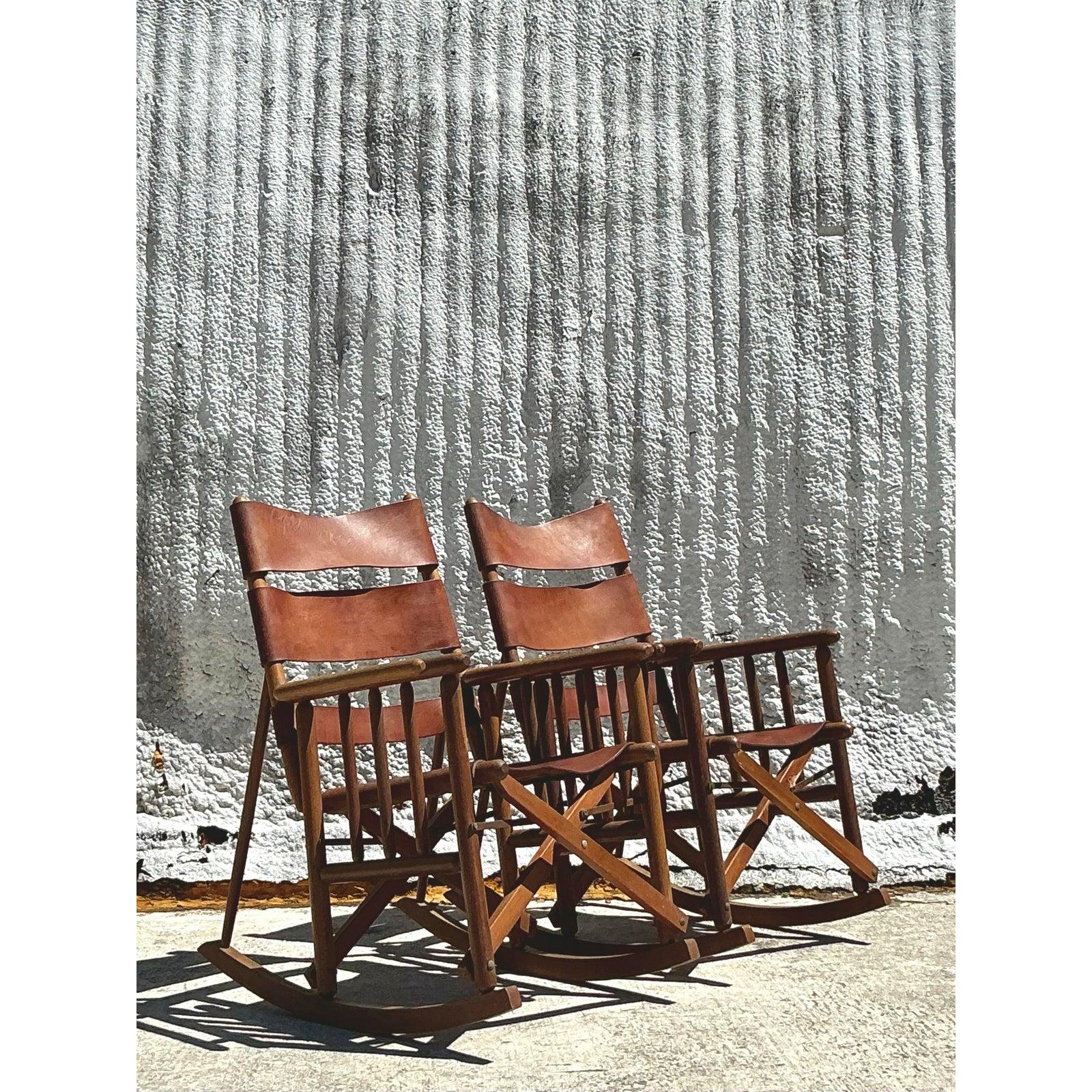 Sedie a dondolo Campaigner in pelle vintage - Una coppia in vendita 4