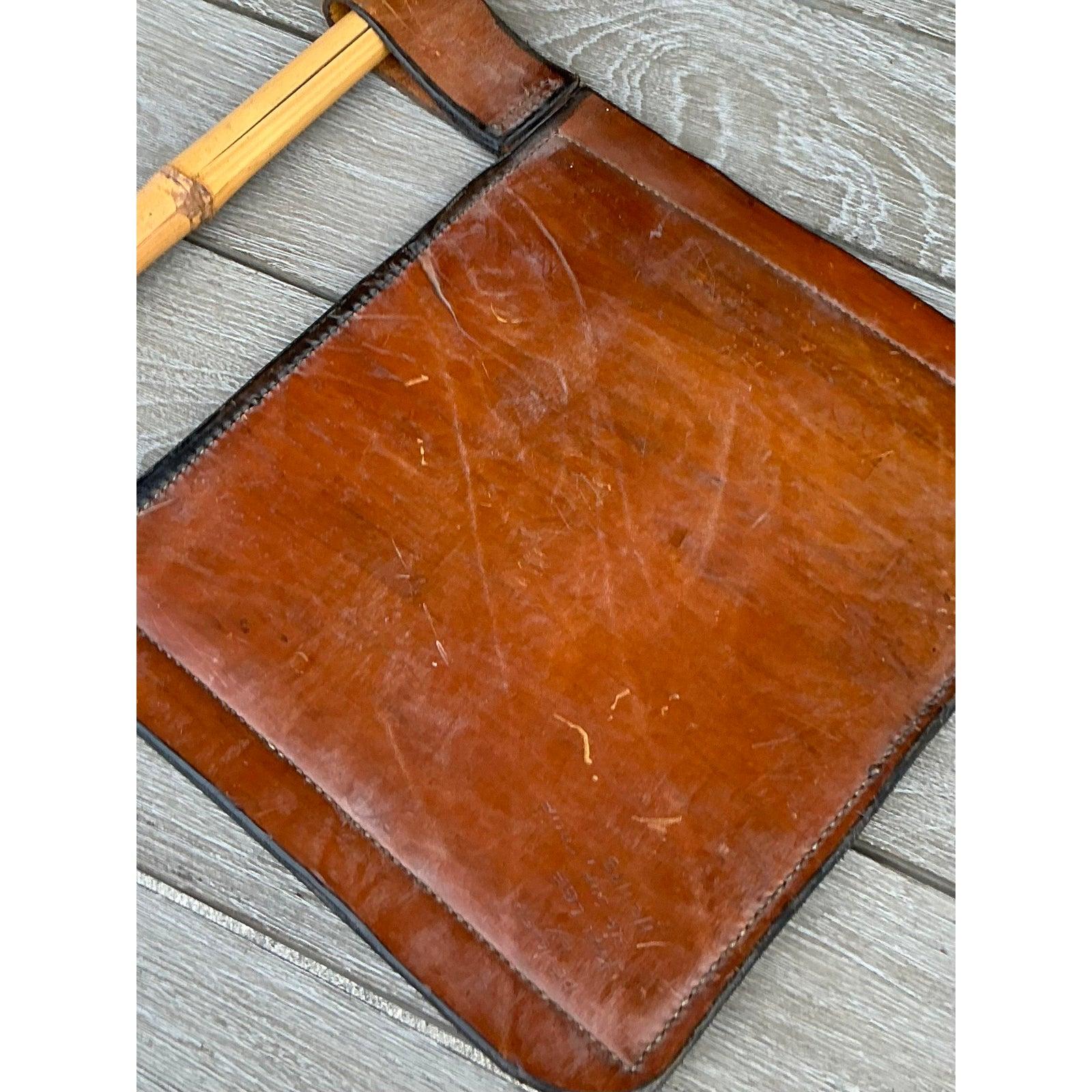 Vintage Boho Leather Pocket Mirror en venta 1