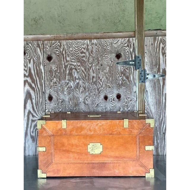 Stile Campaign Vintage Boho Leather Wrapped Campaign Trunk in vendita