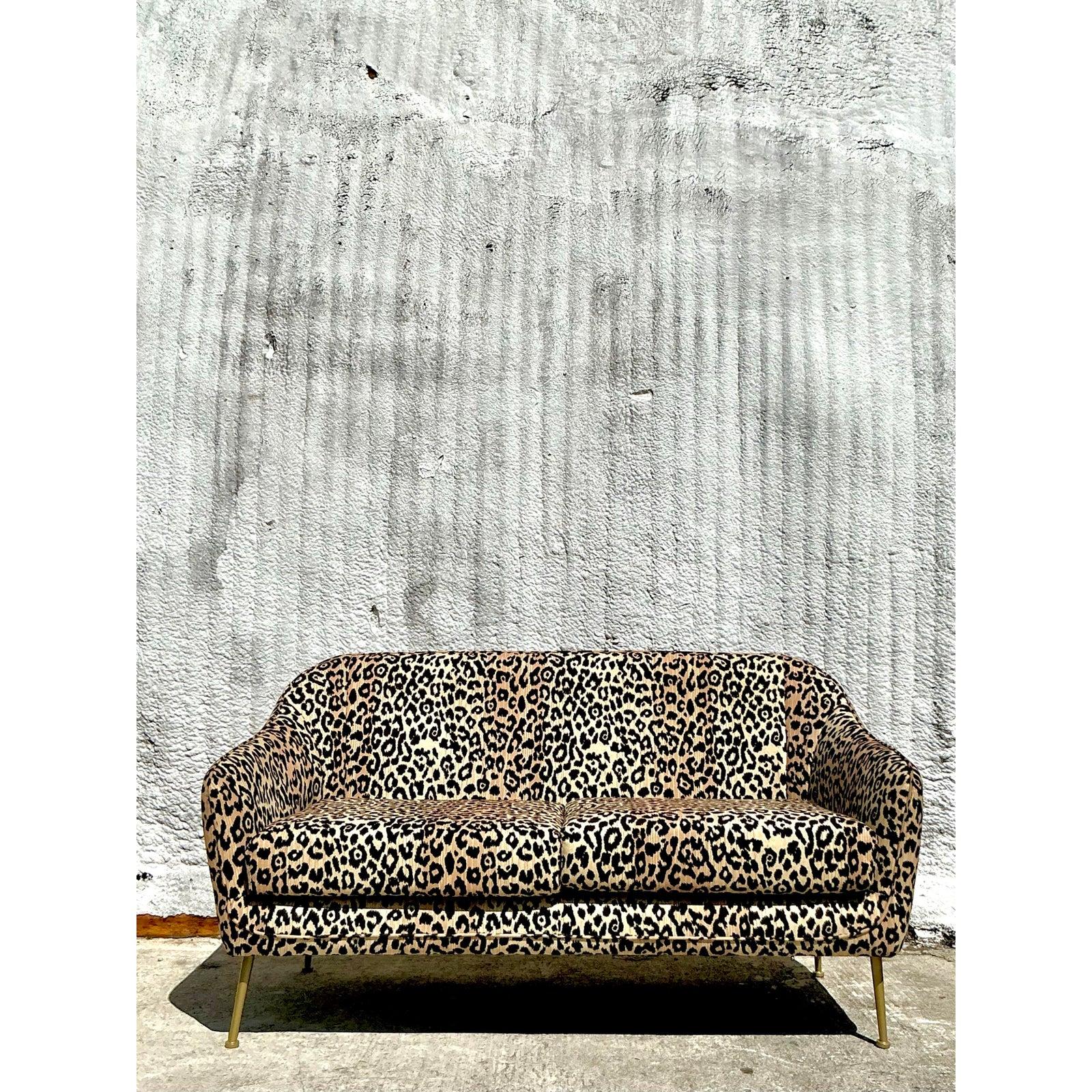 Vietnamien Sofa Boho vintage léopard en vente