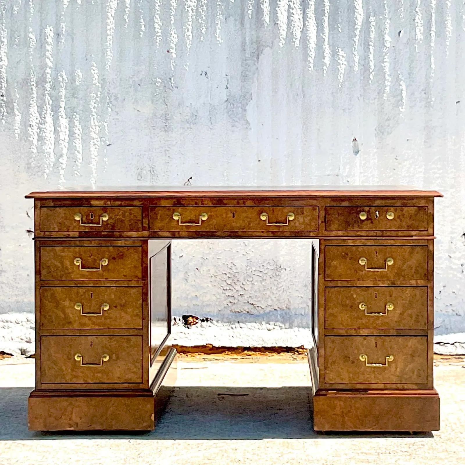 Anglais Bureau Boho Lever of London Partners en bois de ronce vintage en vente