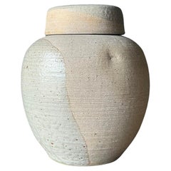 Moderne Urnen aus der Mitte des Jahrhunderts